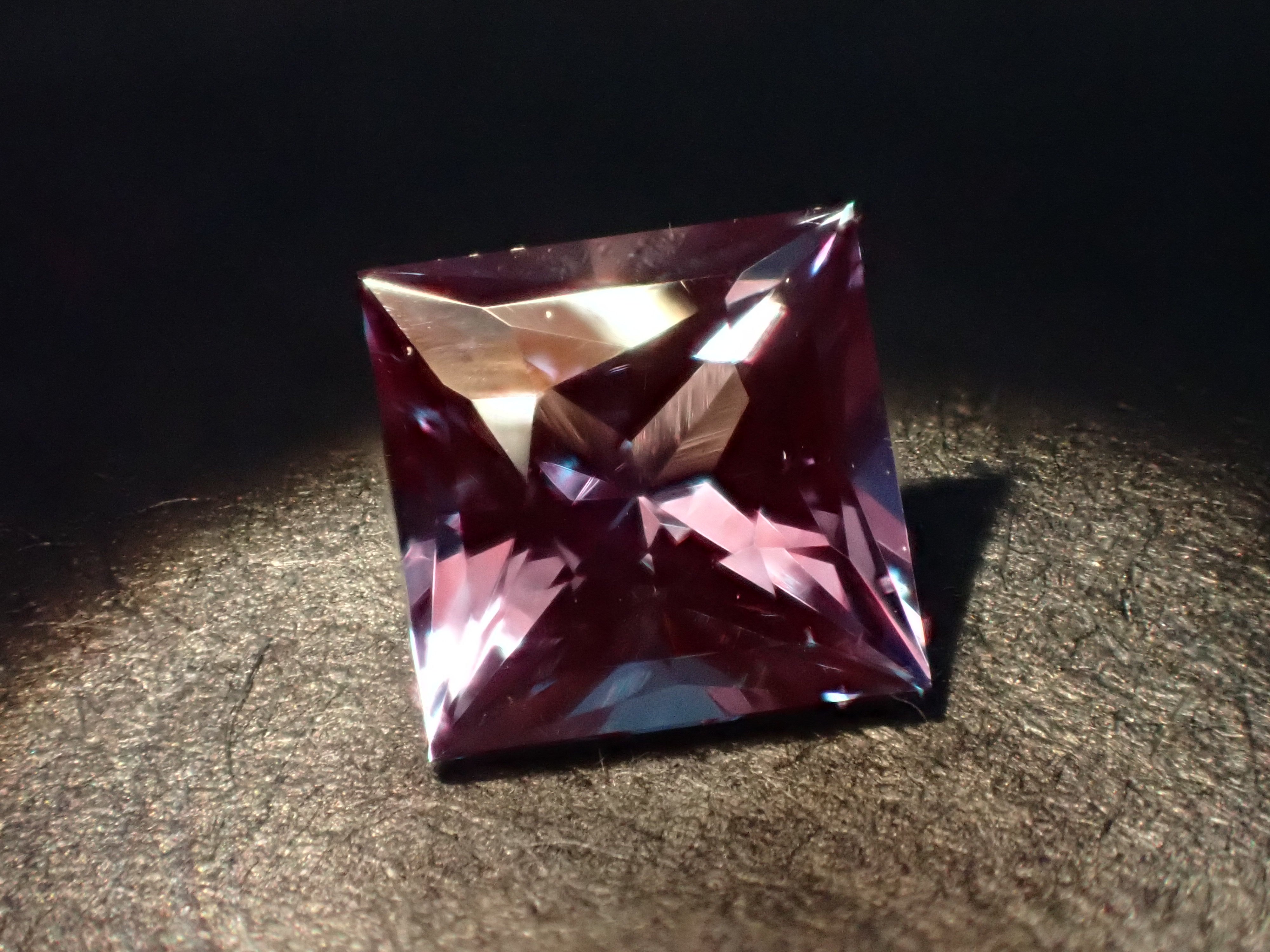 アレキタイプ カラーチェンジルース6.185ct 12564487掲載】合成アレキサンドライト 0.264ctルース