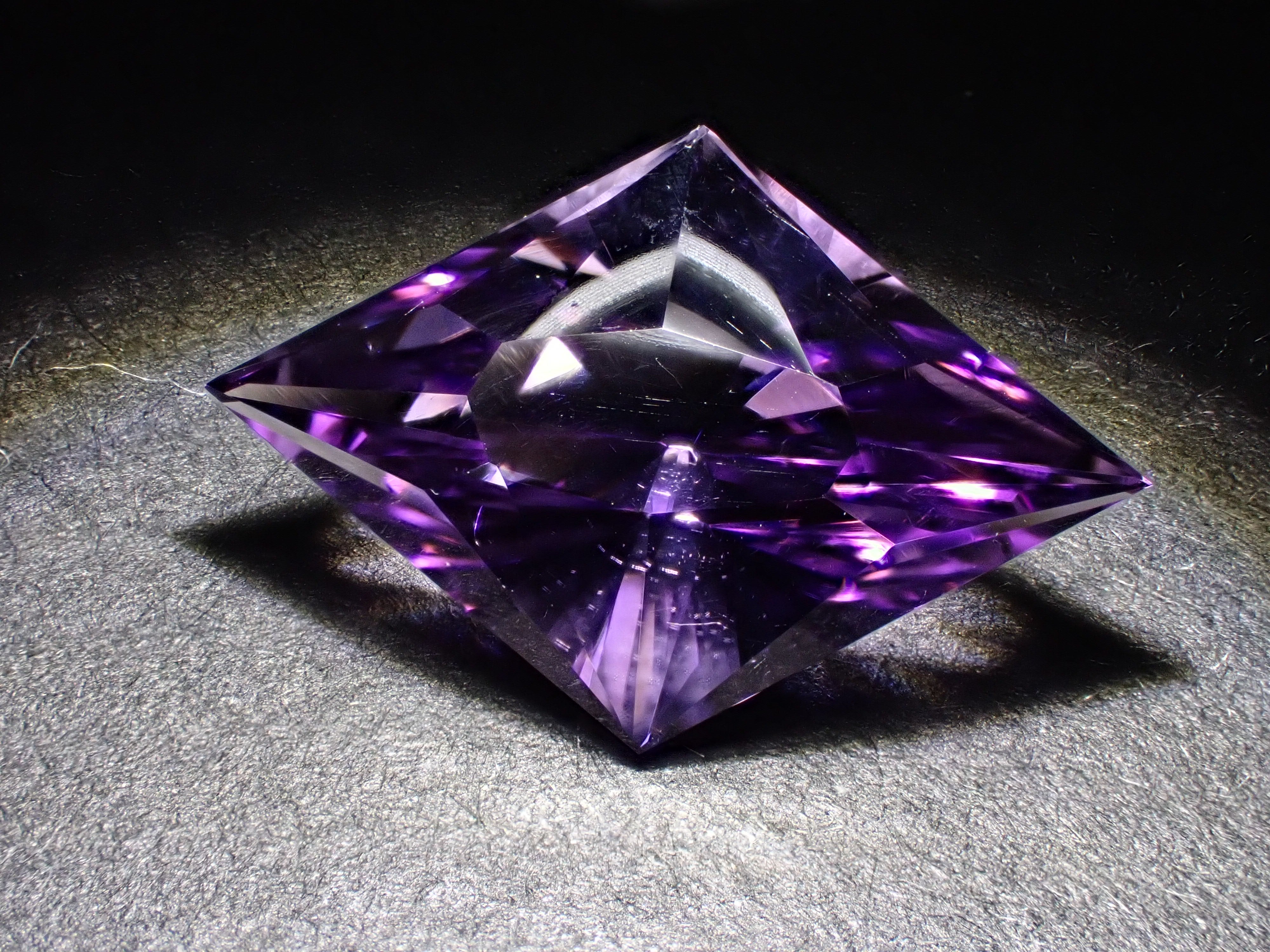 12564507刊載】巴西產紫水晶2.984ct 裸石