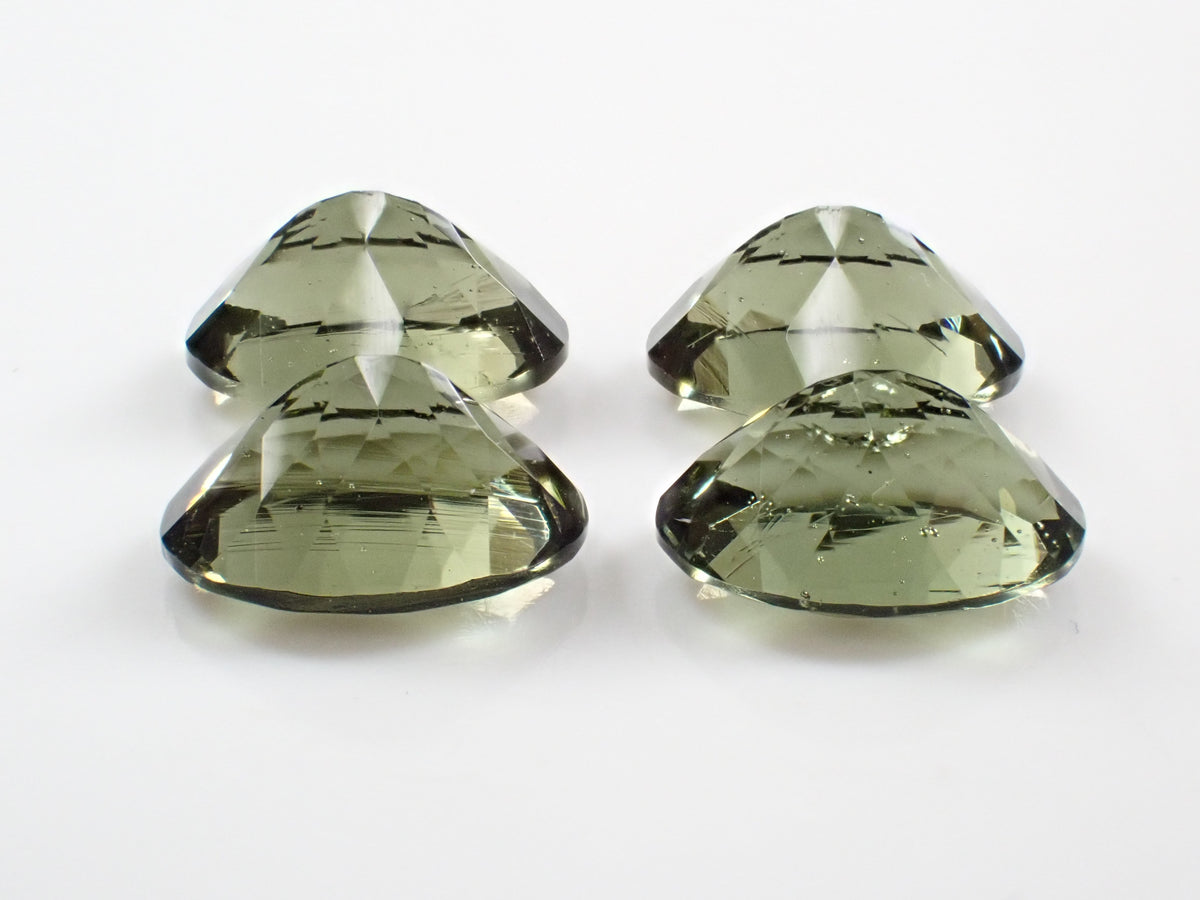 【10/3 22時販売】《4石限定》旧チェコスロバキア産モルダバイト1石ルース（8×6mm,オーバルカット）《複数購入割引有》
