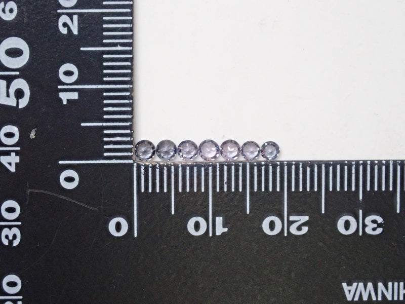 《限量7顆》《初學者》1顆馬達加斯加貝基利藍石榴石（2.6-2.8mm）《多買有優惠》