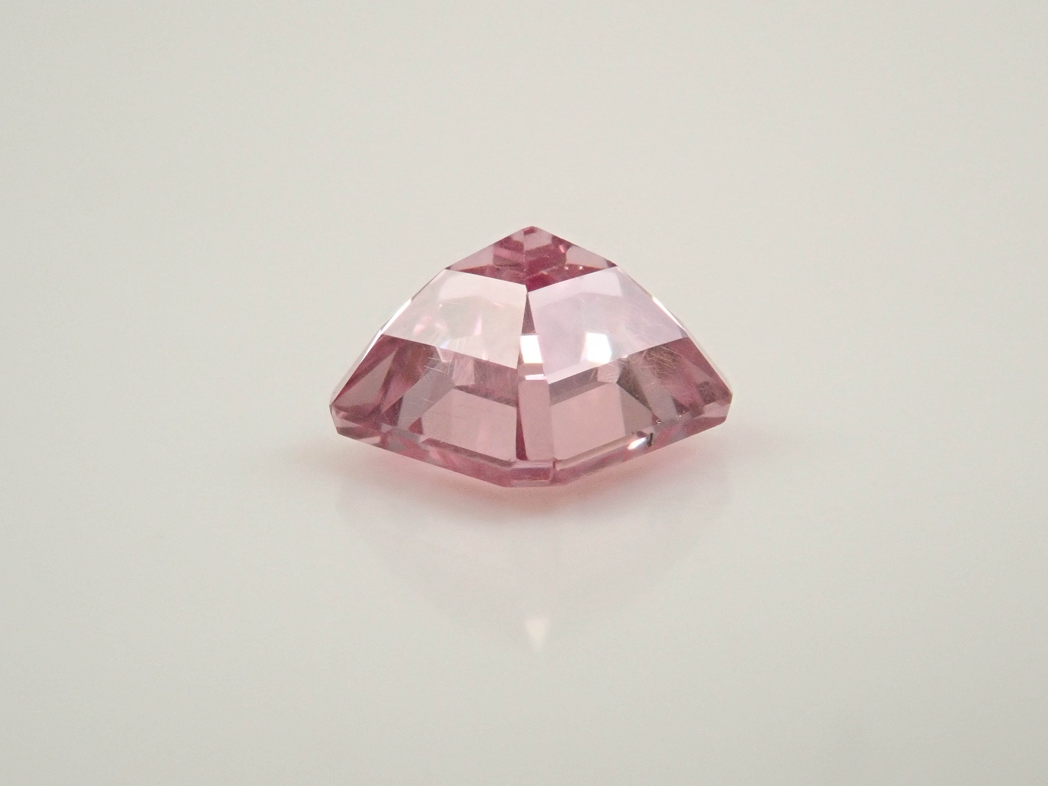 【10/9 22時販売】タンザニア産ドラゴンガーネット 0.818ctルース