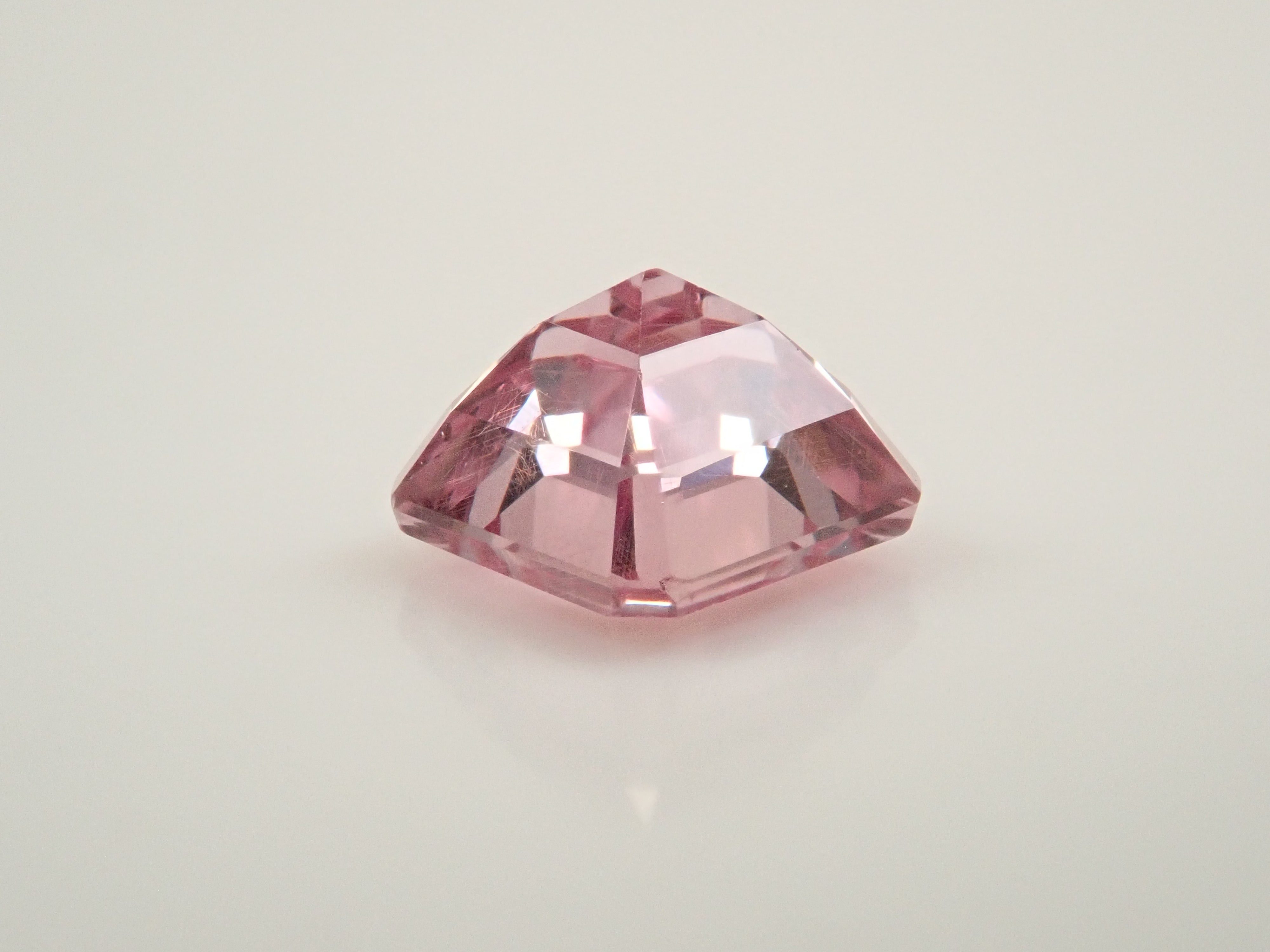 【10/9 22時販売】タンザニア産ドラゴンガーネット 0.818ctルース