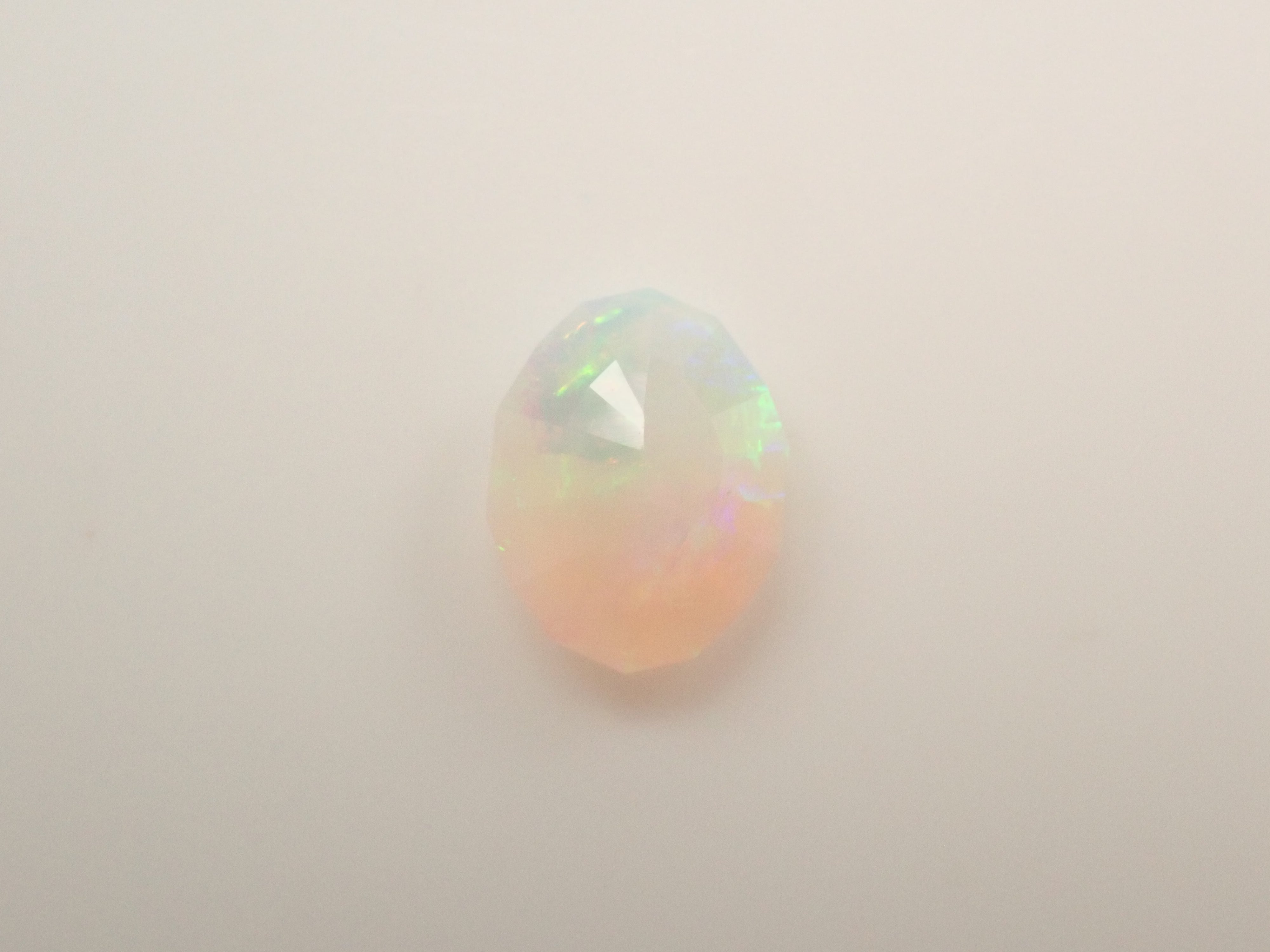 【10/10 22時販売】オーストラリア産オパール 0.374ctルース