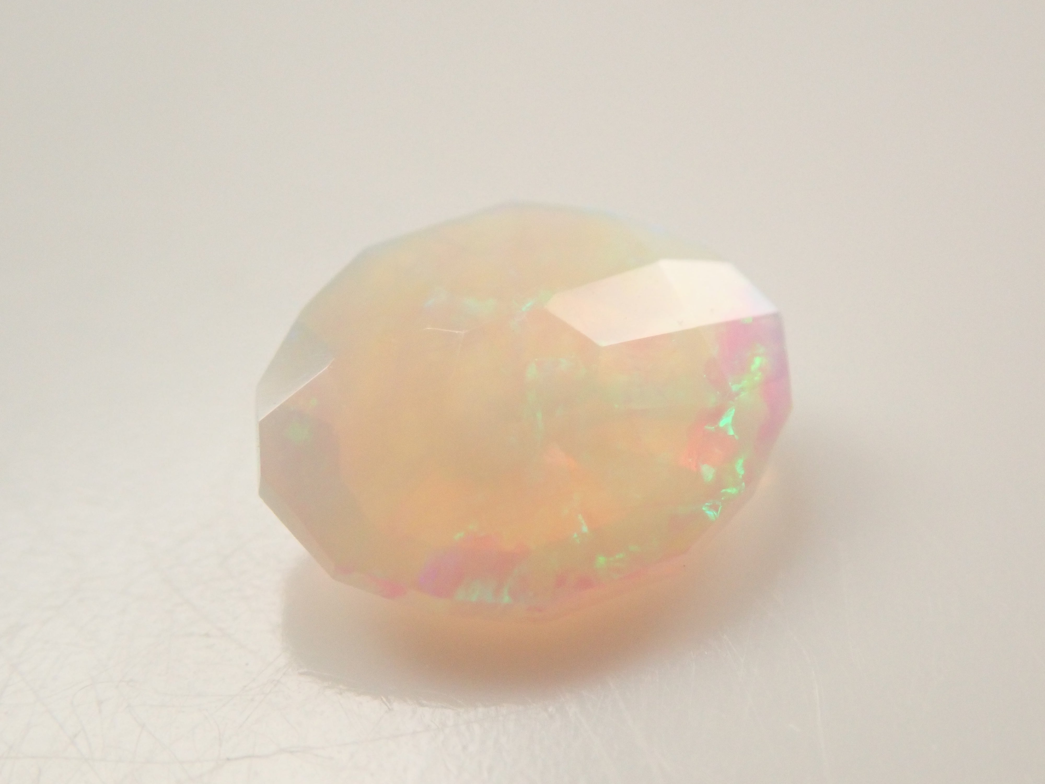 【10/10 22時販売】オーストラリア産オパール 0.374ctルース