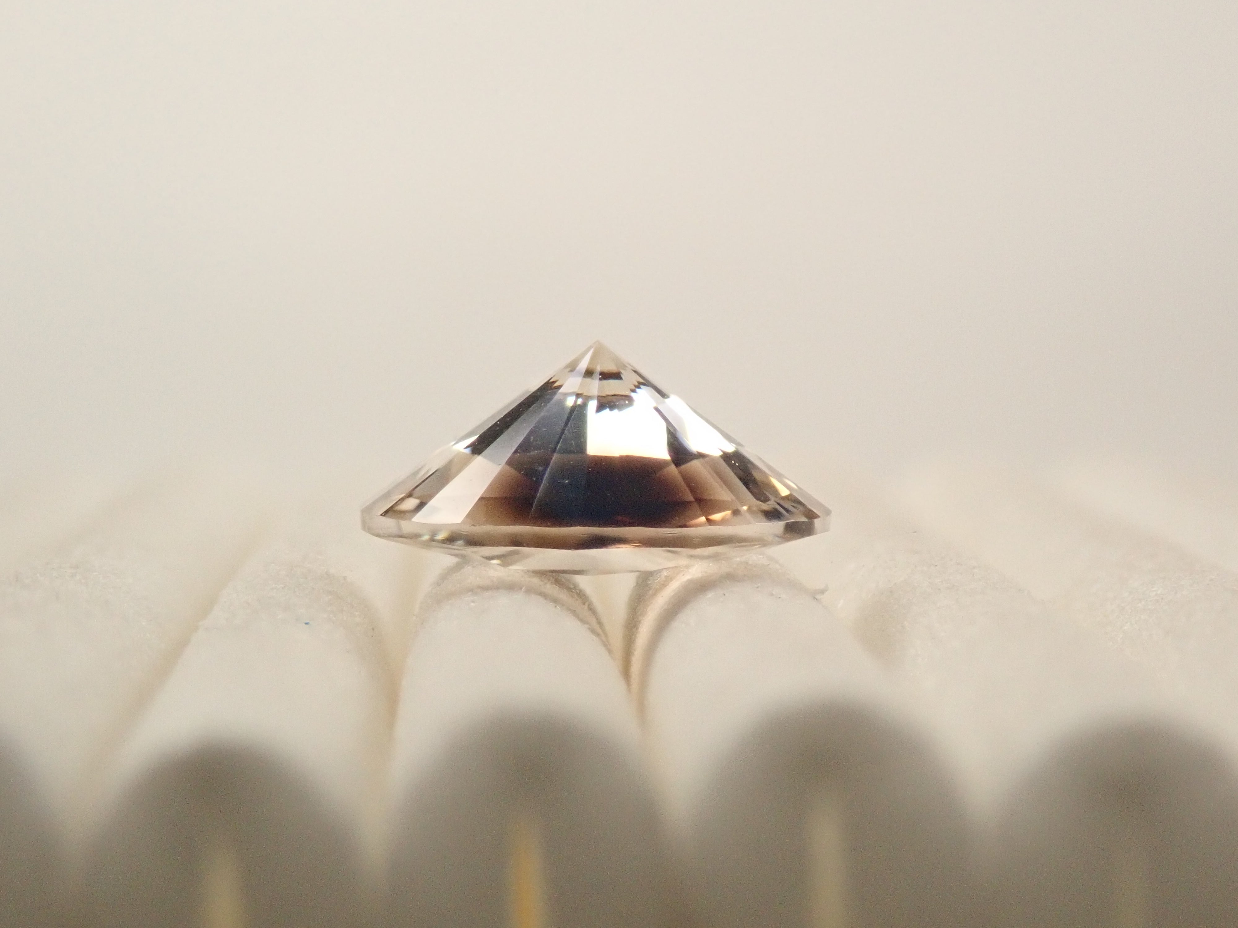 【10/10 22時販売】ブラジル産ダルメシアンクォーツ 9.2mm/1.711ctルース