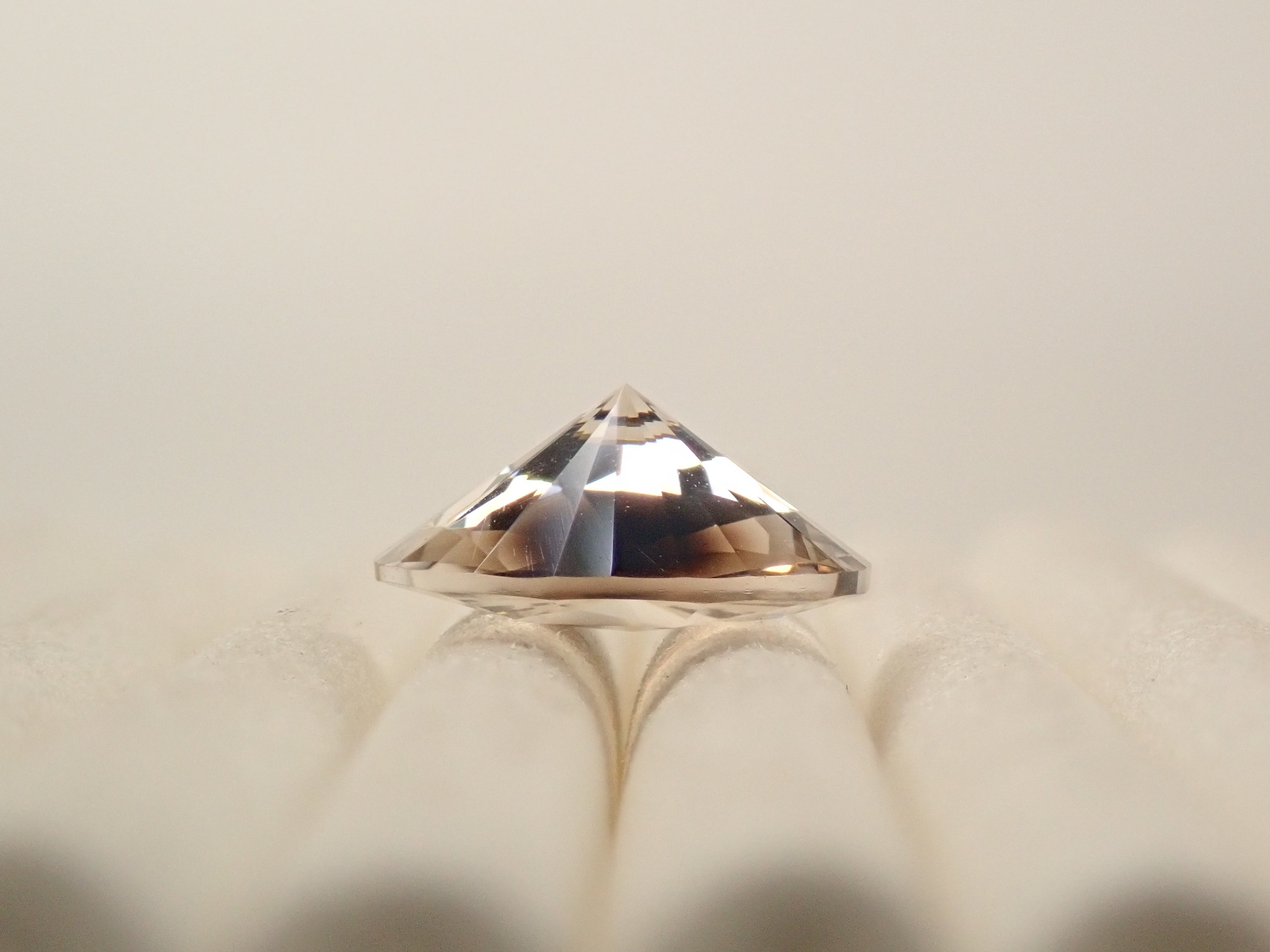 【10/10 22時販売】ブラジル産ダルメシアンクォーツ 9.2mm/1.711ctルース