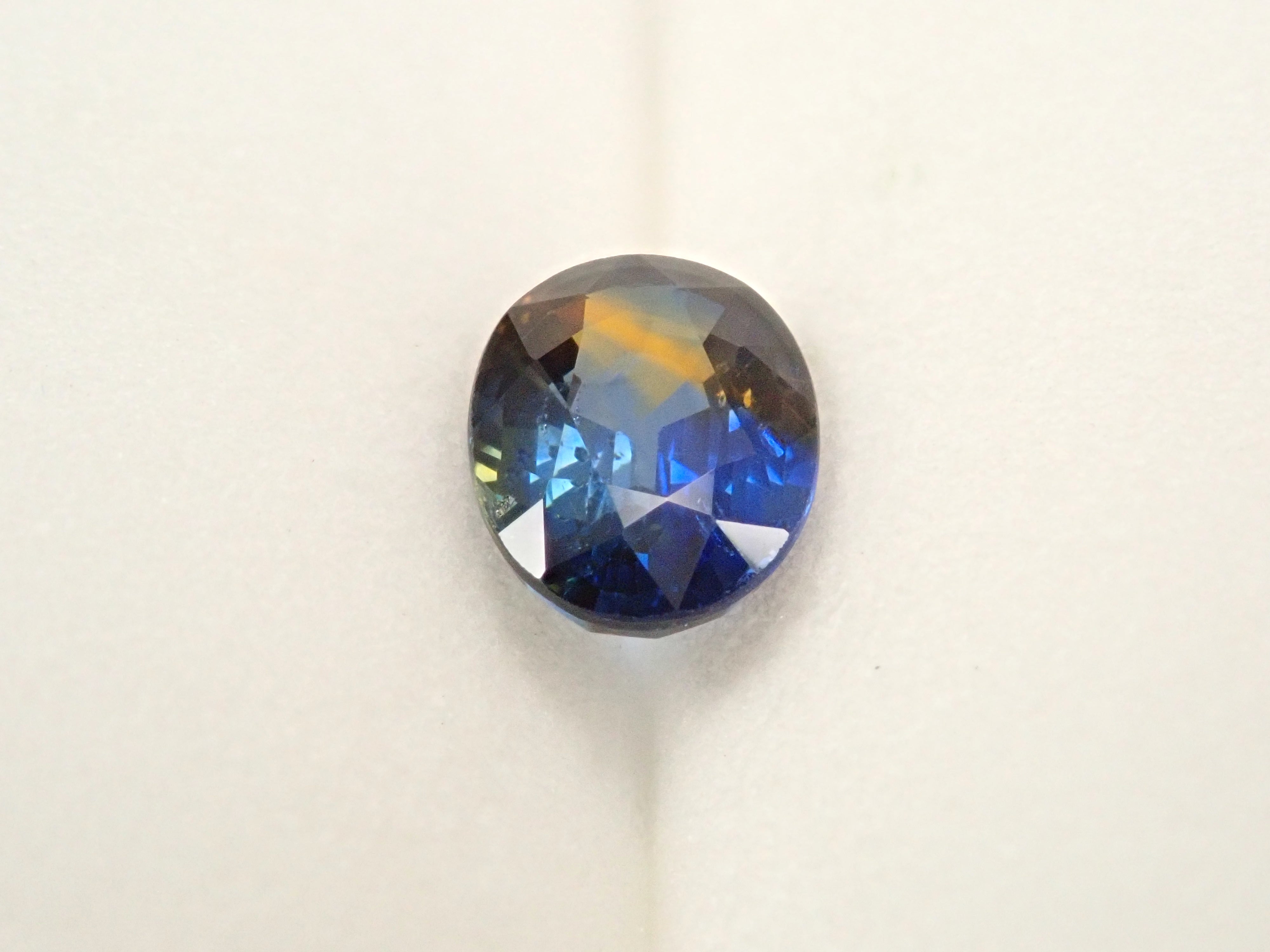 タンザニア産バイカラーサファイア 0.955ctルース
