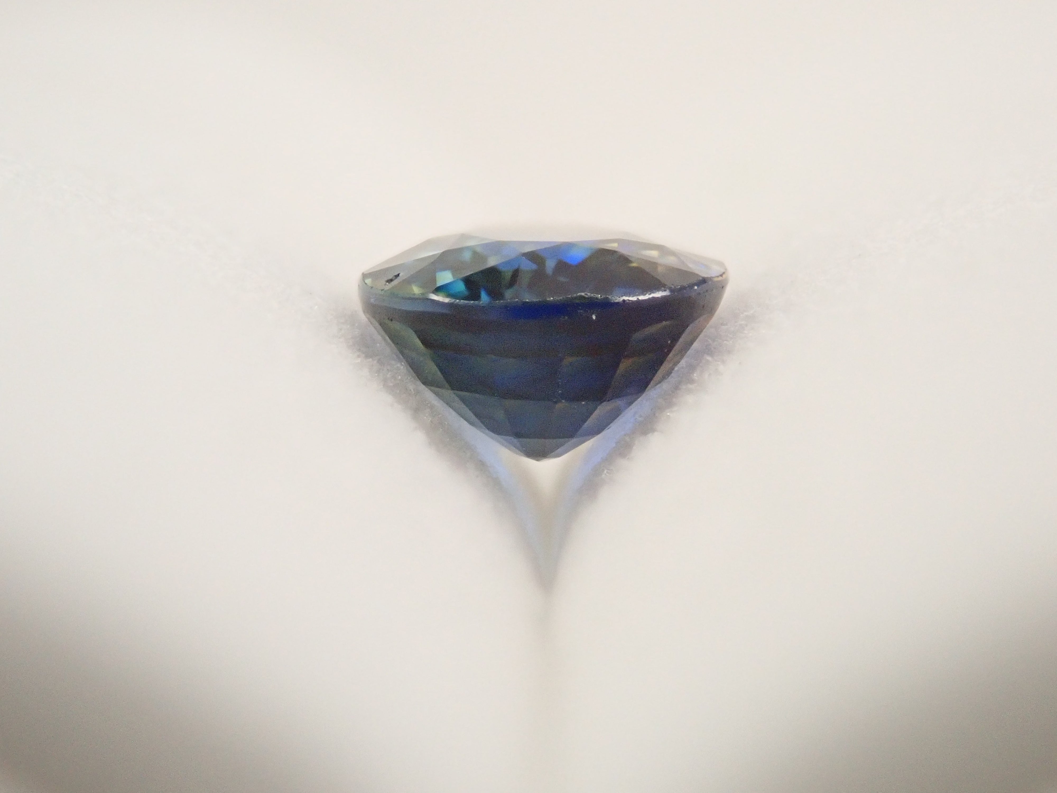 タンザニア産バイカラーサファイア 0.955ctルース