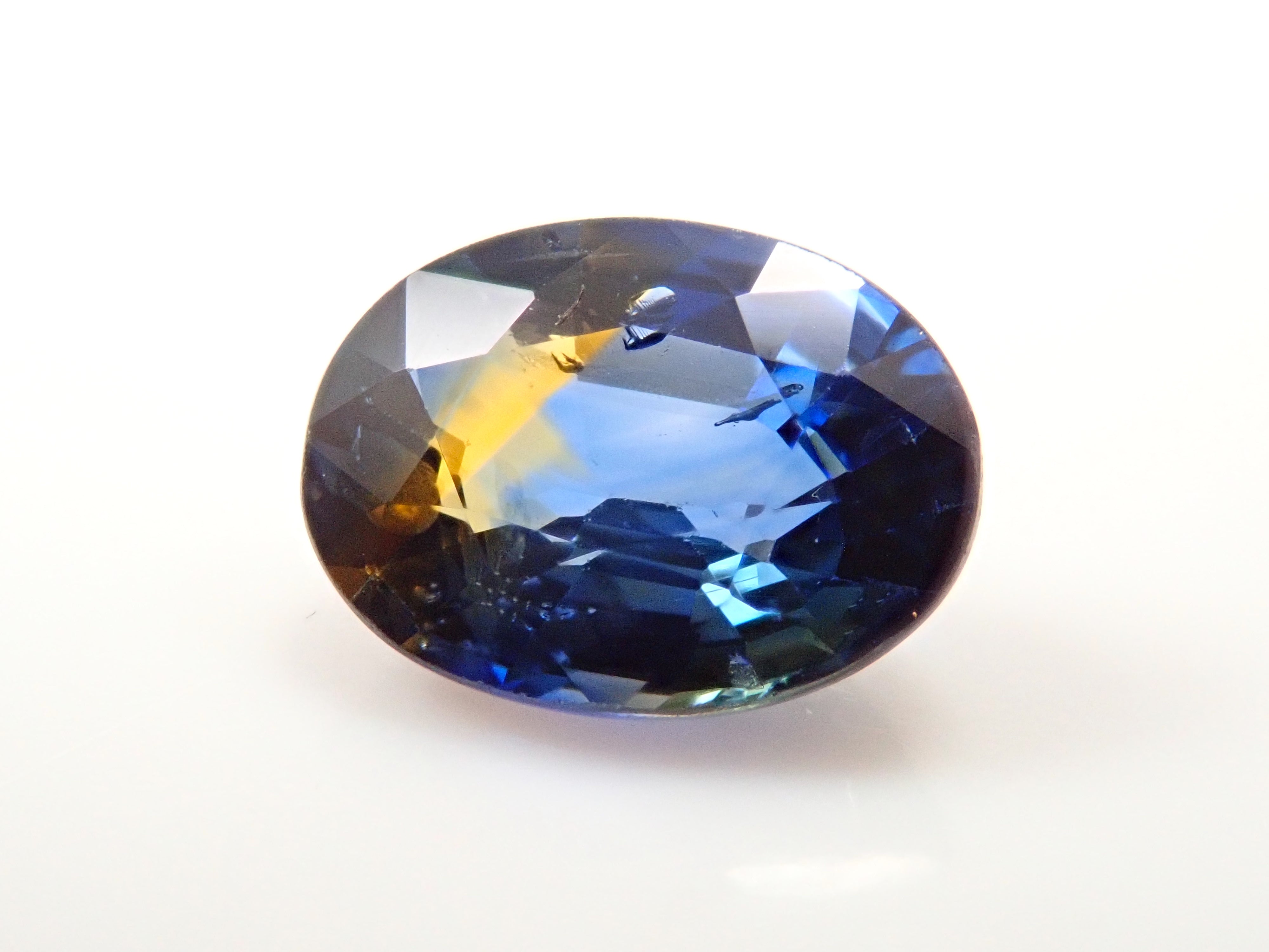 ariariブルーカラー バイカラーサファイア ペアシェイプ スリランカ産 0.34ct【250210-2810