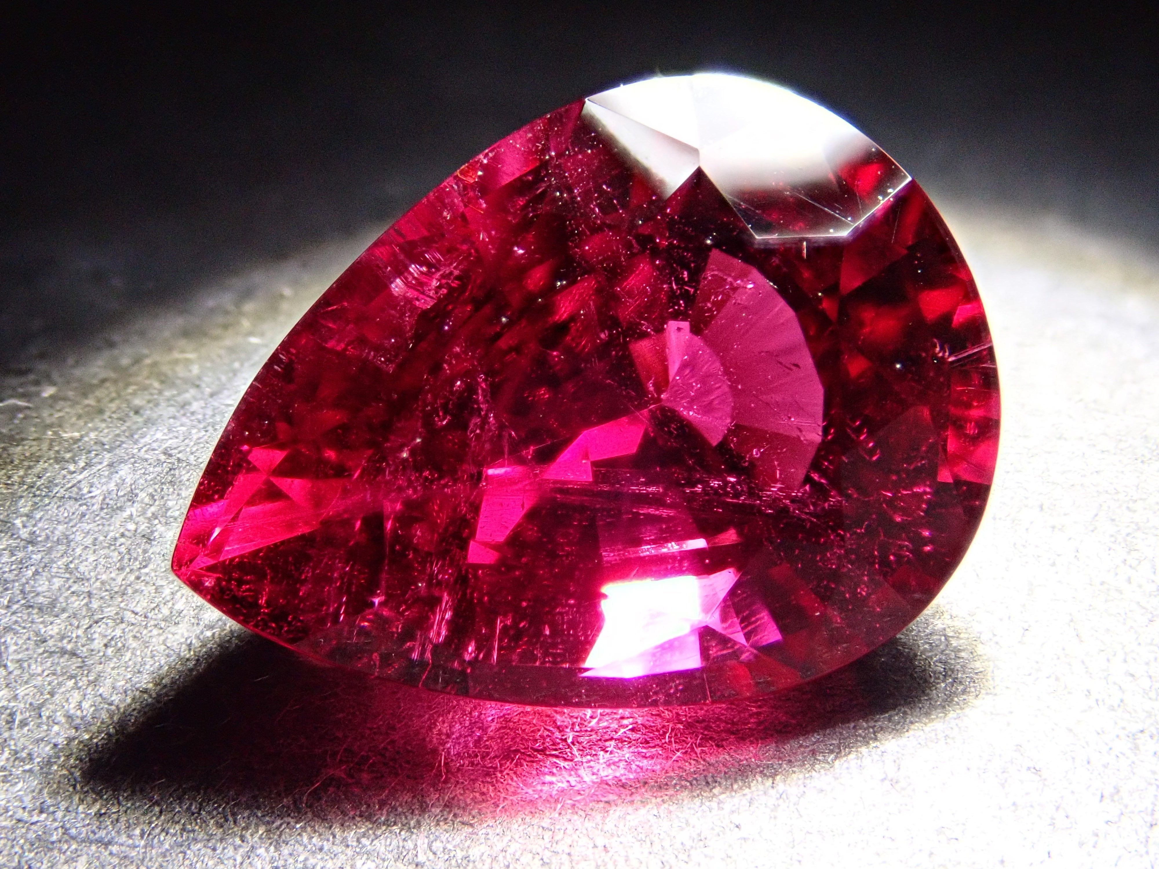 ブラジル産ルベライト 4.078ctルース