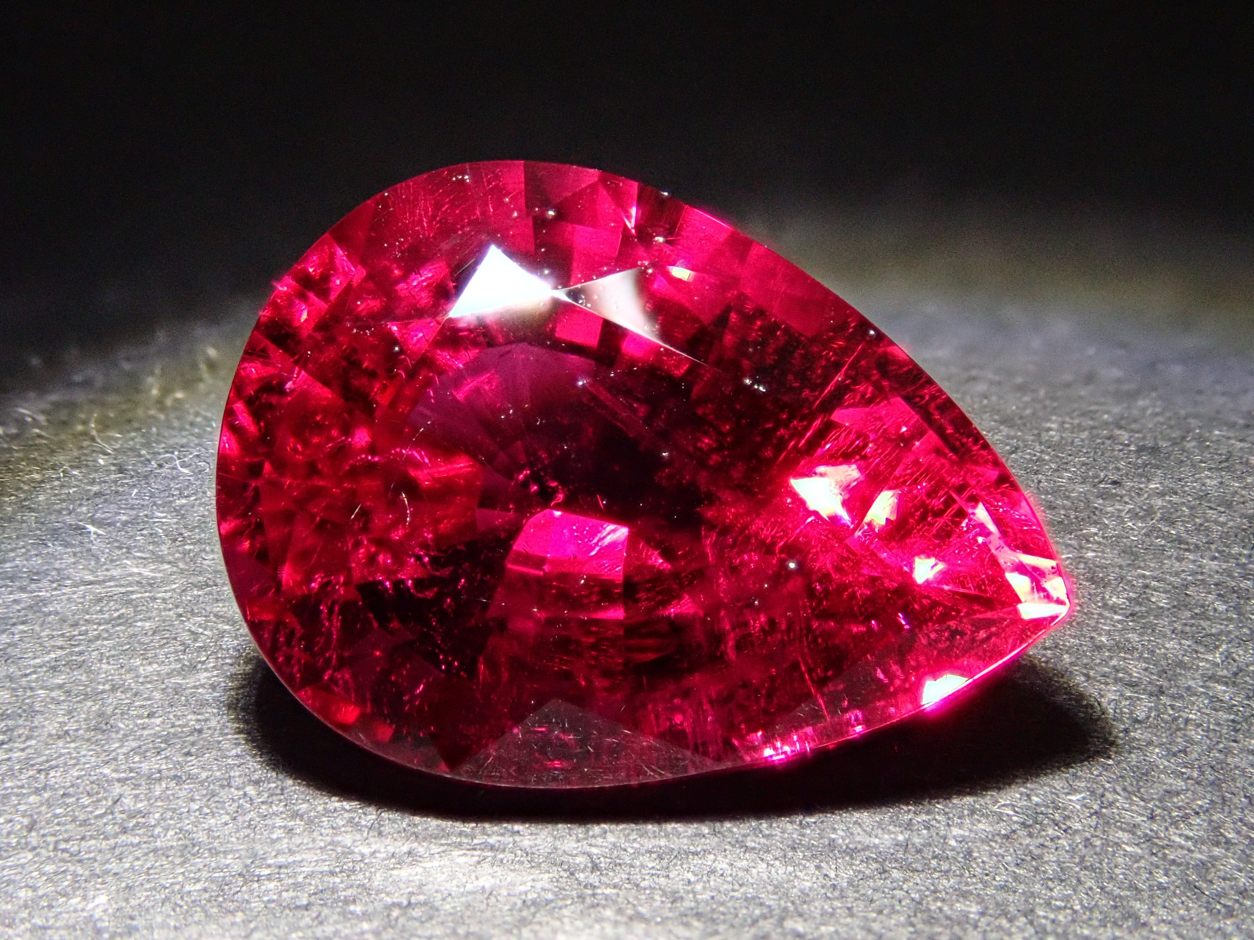 ブラジル産ルベライト 4.078ctルース