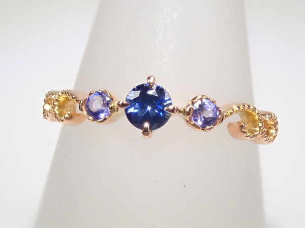 K18PGアメリカ産ベニトアイト0.19ct・タンザナイトリング
