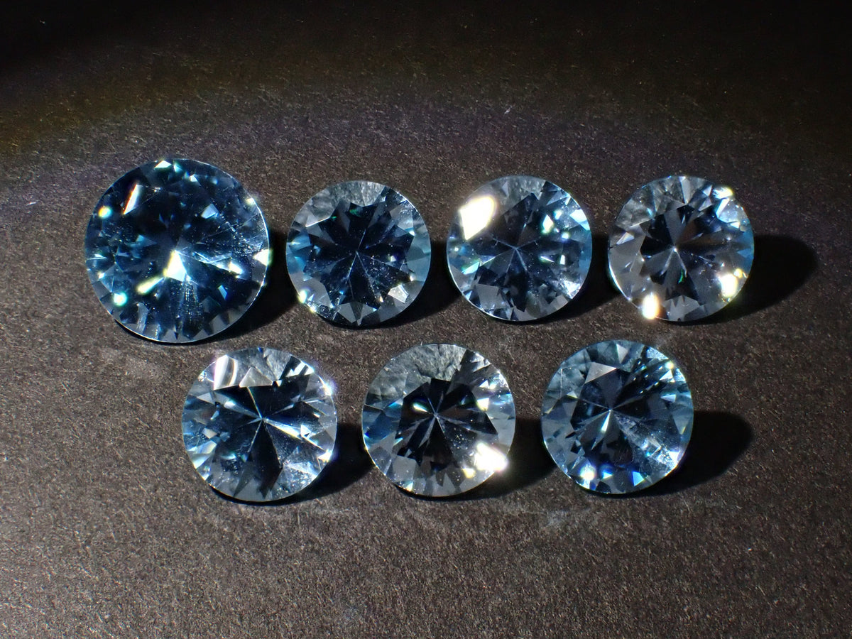 [10/22, 10:00 PM Sale] <limited to stones> Sky Blue Topaz (Round approx. 8mm, only one stone is approx. 10mm) <multiple purchase discount available></multiple></limited>