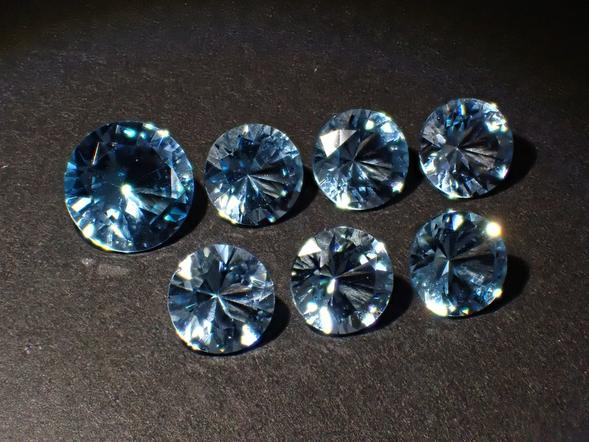 [10/22, 10:00 PM Sale] <limited to stones> Sky Blue Topaz (Round approx. 8mm, only one stone is approx. 10mm) <multiple purchase discount available></multiple></limited>