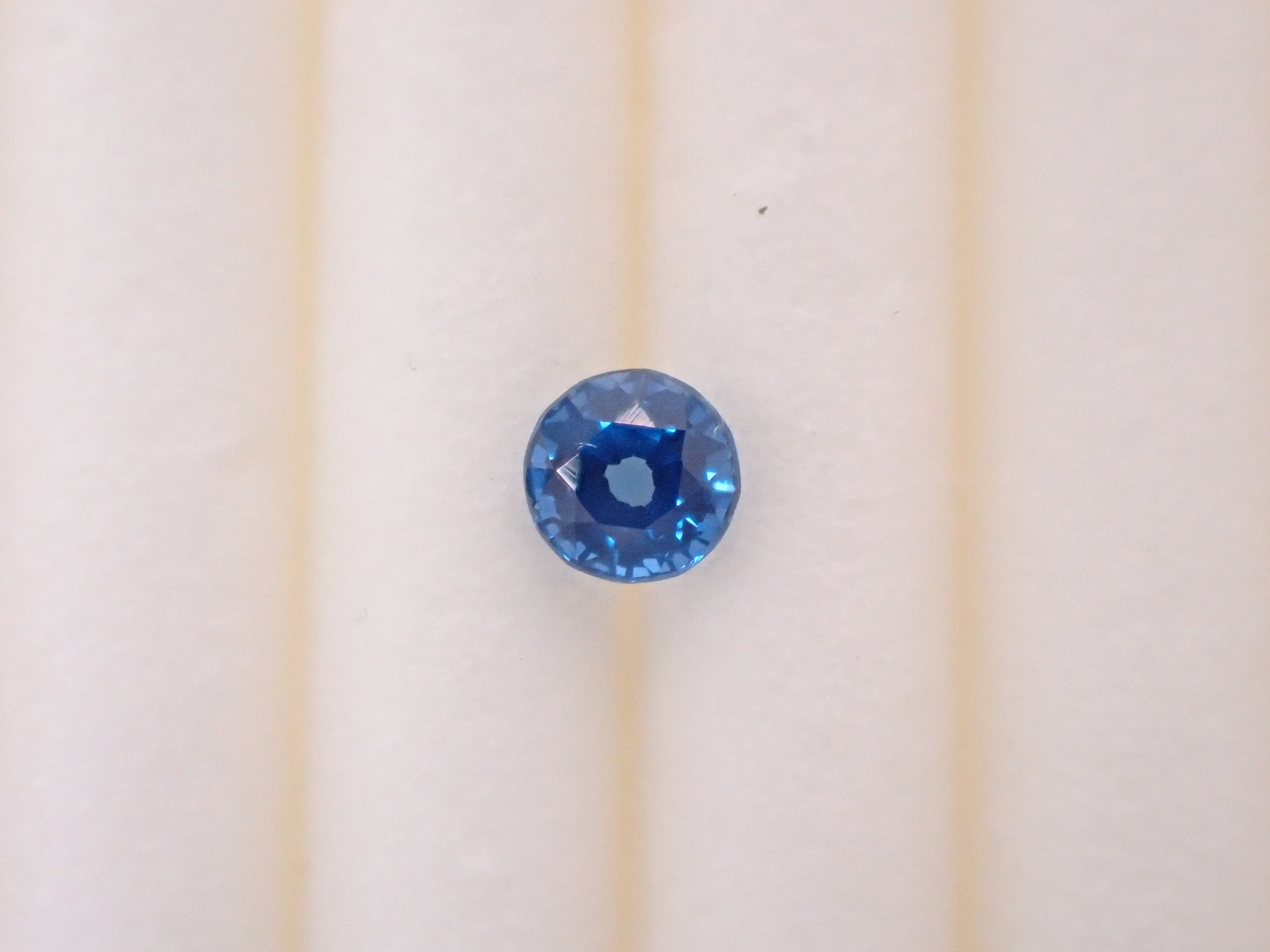 タンザニア産コバルトスピネル 2.7mm/0.100ctルース 鑑別書