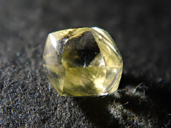 ダイヤモンド原石（メイカブル） 0.247ct原石