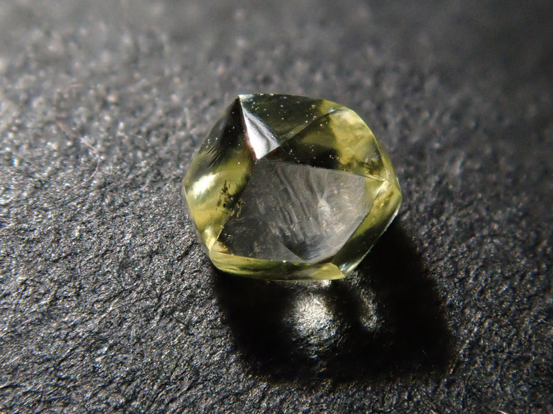 ダイヤモンド原石（メイカブル） 0.247ct原石