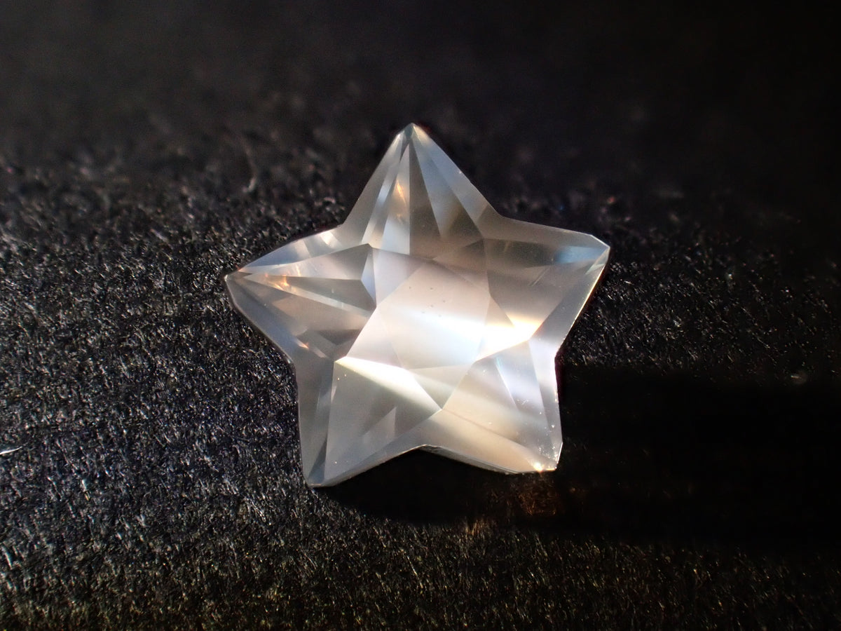 [On sale 10/31 at 10 PM] 《Limited to 5 stones》 1 Sri Lankan Uva Moonstone Loose Stone (New Lumina Star Cut, by Mr. Sanje, avg. 0.5ct) 《Multi-buy discount available》