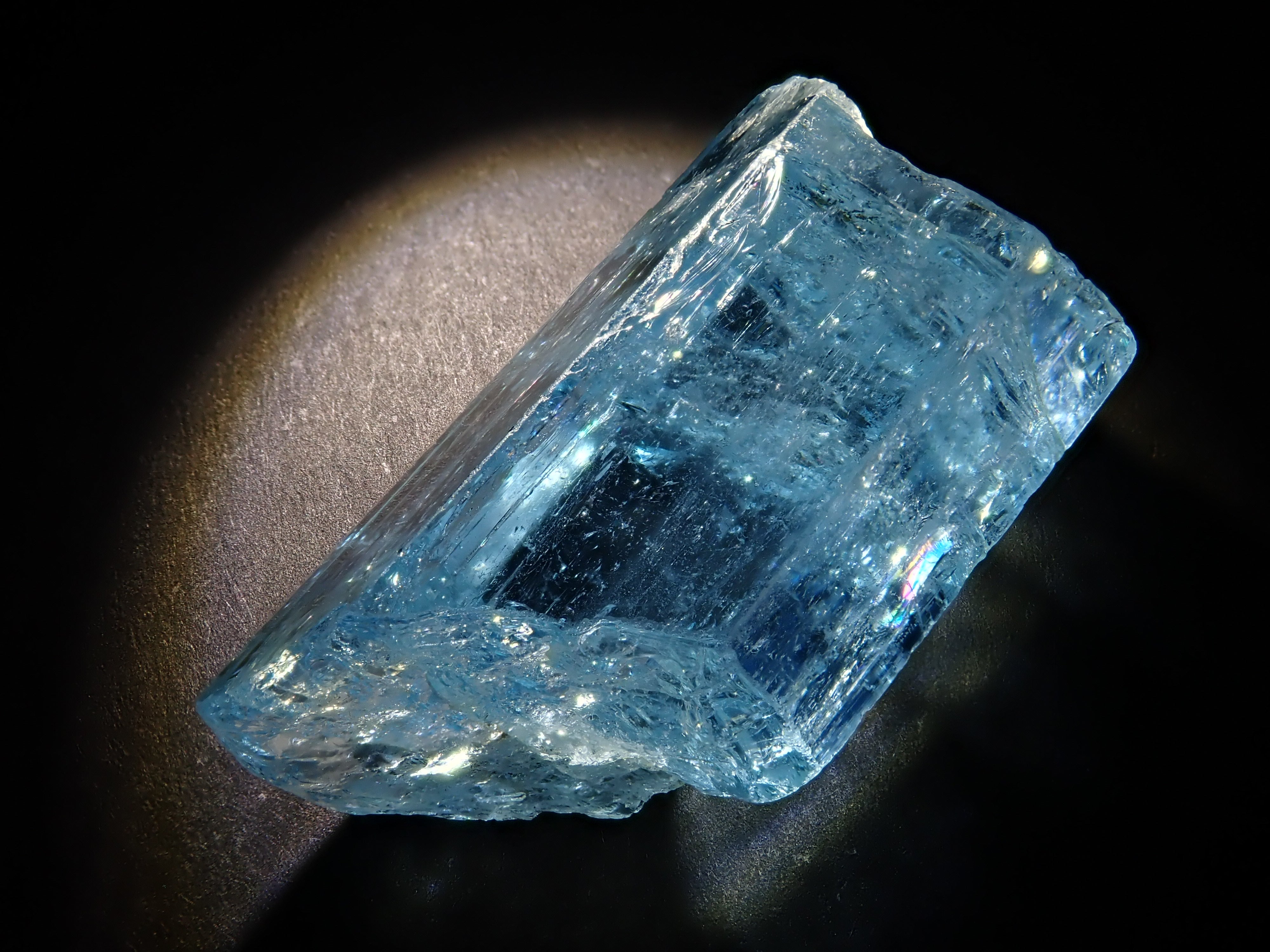 Aquamarine 27.390ct rough stone