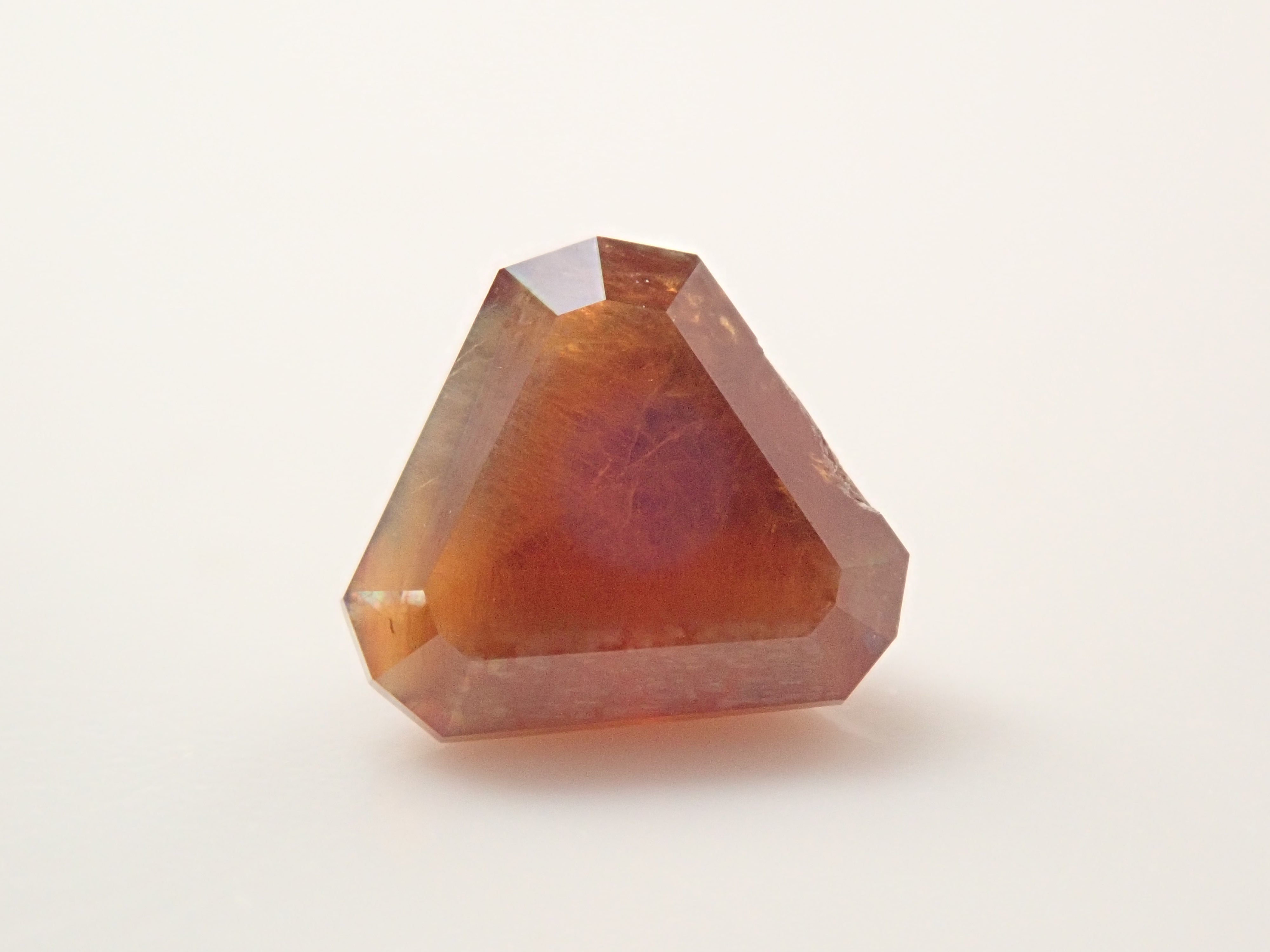 奈良県天川村産レインボーガーネット（アンドラダイトガーネット