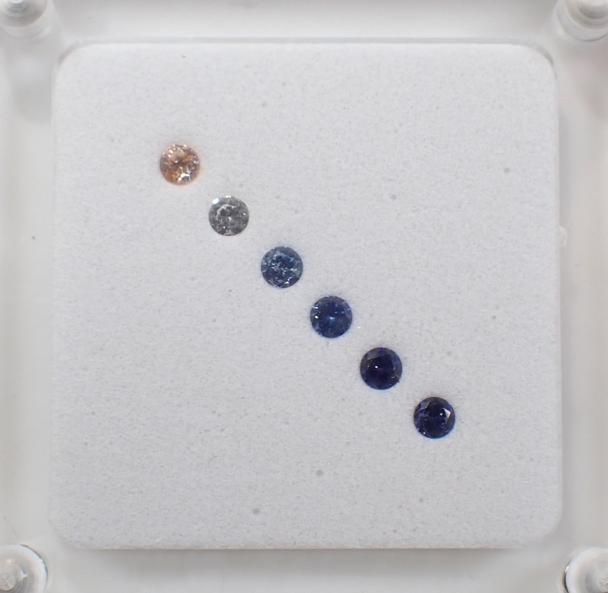【10/11 22時販売】《限定1セット》ベニトアイトグラデーション6石セット（2.0mm,ラウンドカット,トップクオリティ含む） 《複数購入割引有》