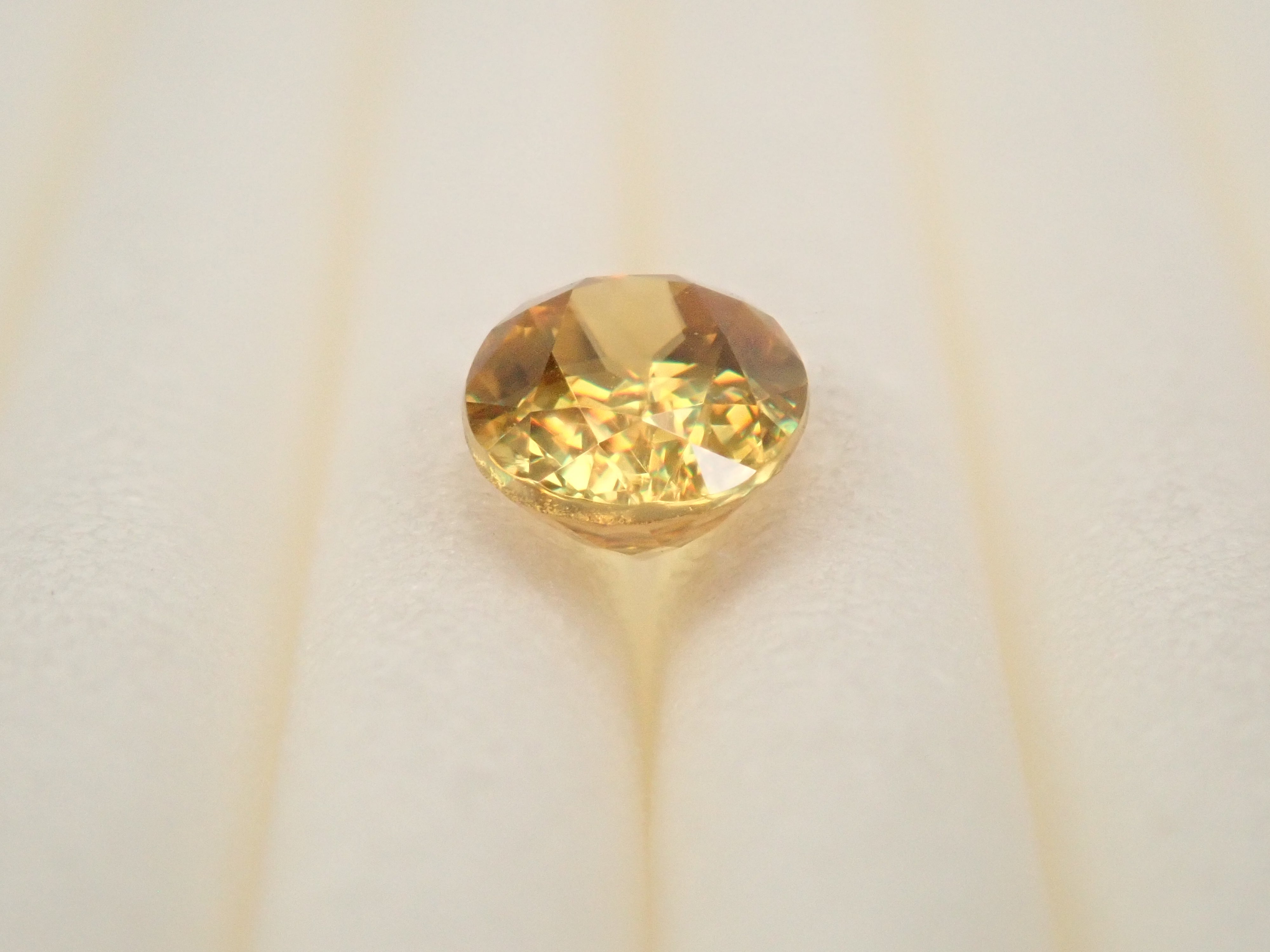 パキスタン産スフェーン 0.396ctルース