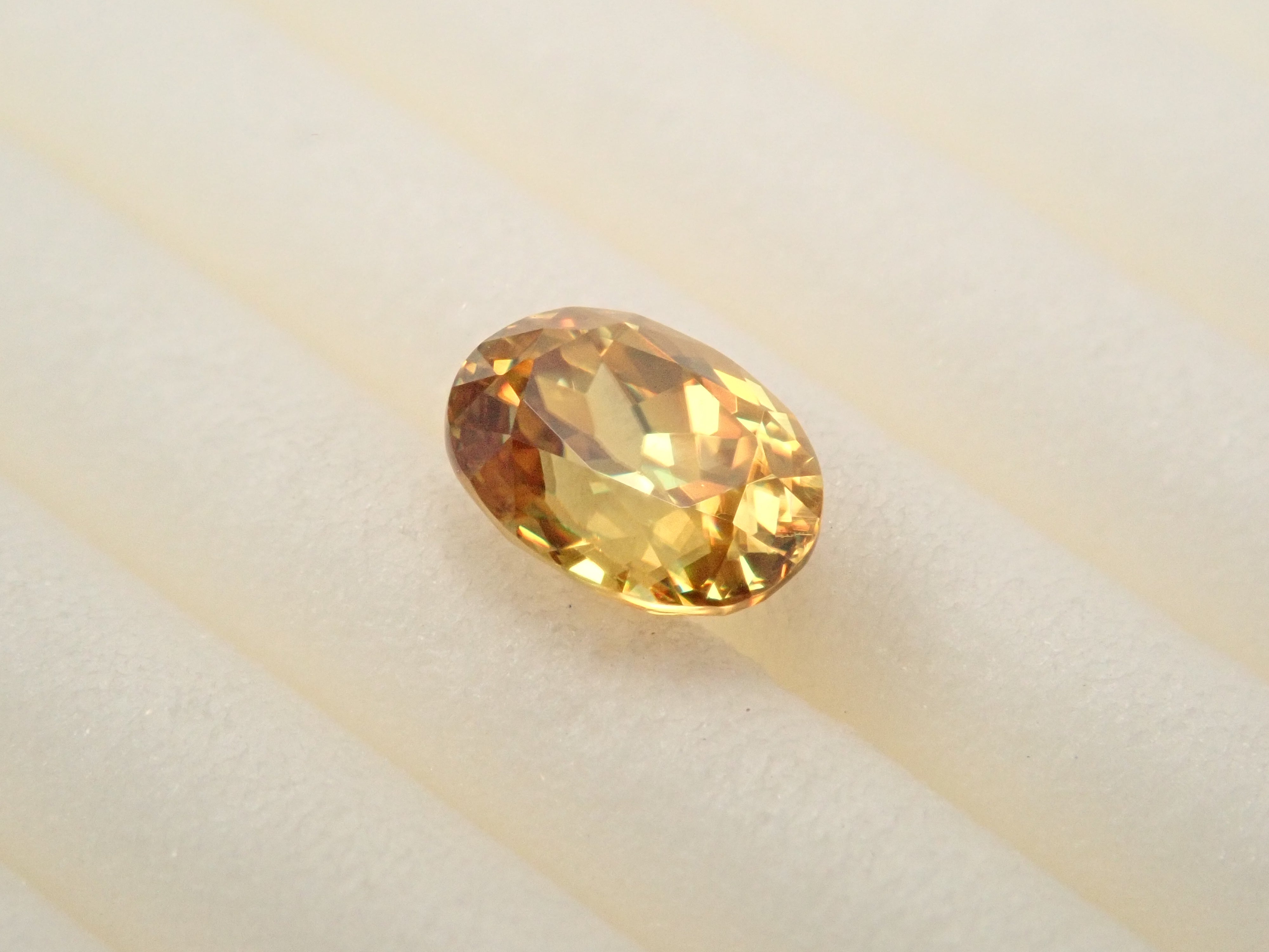 [12560888] Pakistani sphene 0.489ct loose stone