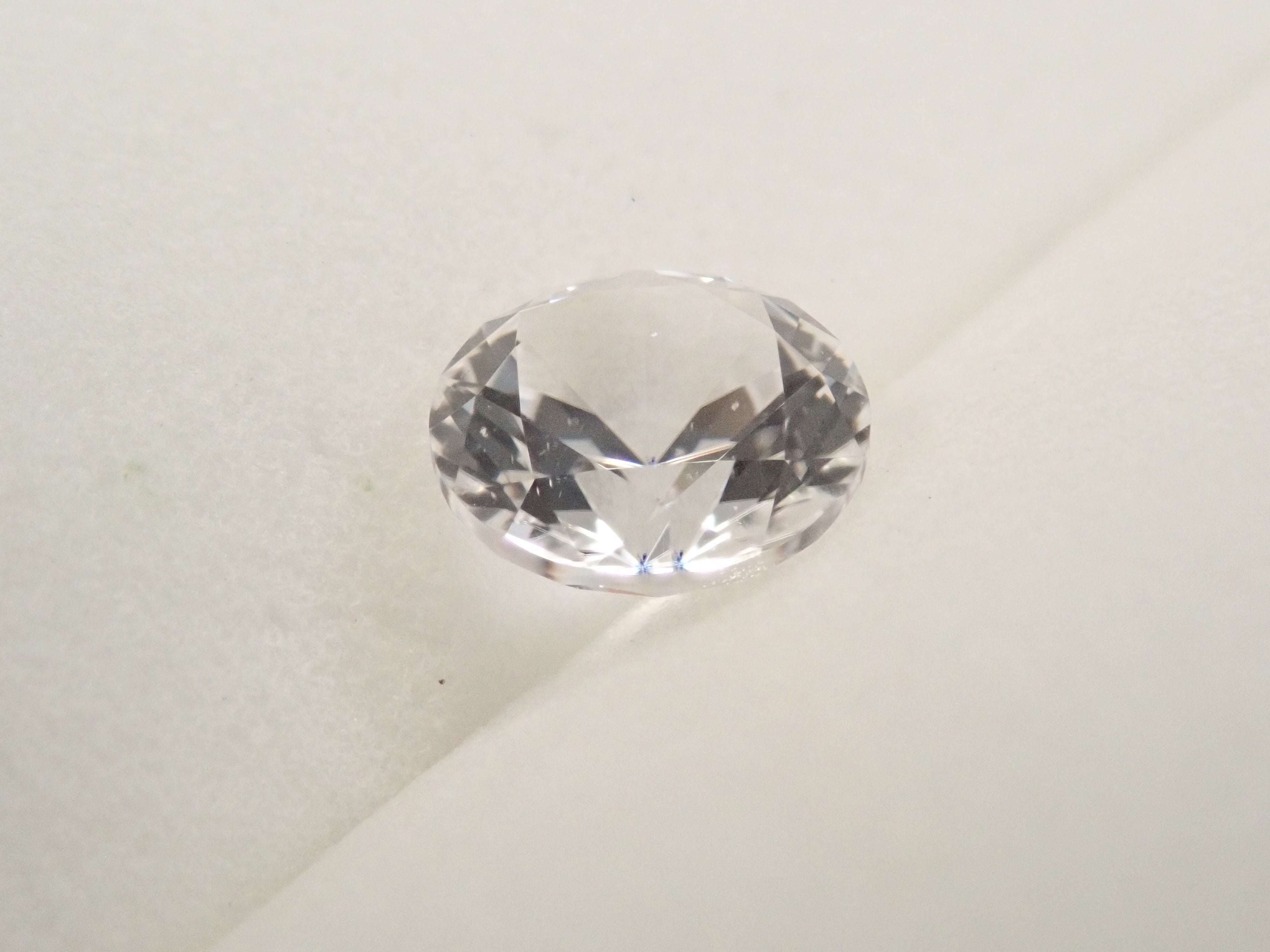 【10/19 22時販売】ロシア産フェナカイト 5.8mm/0.732ctルース