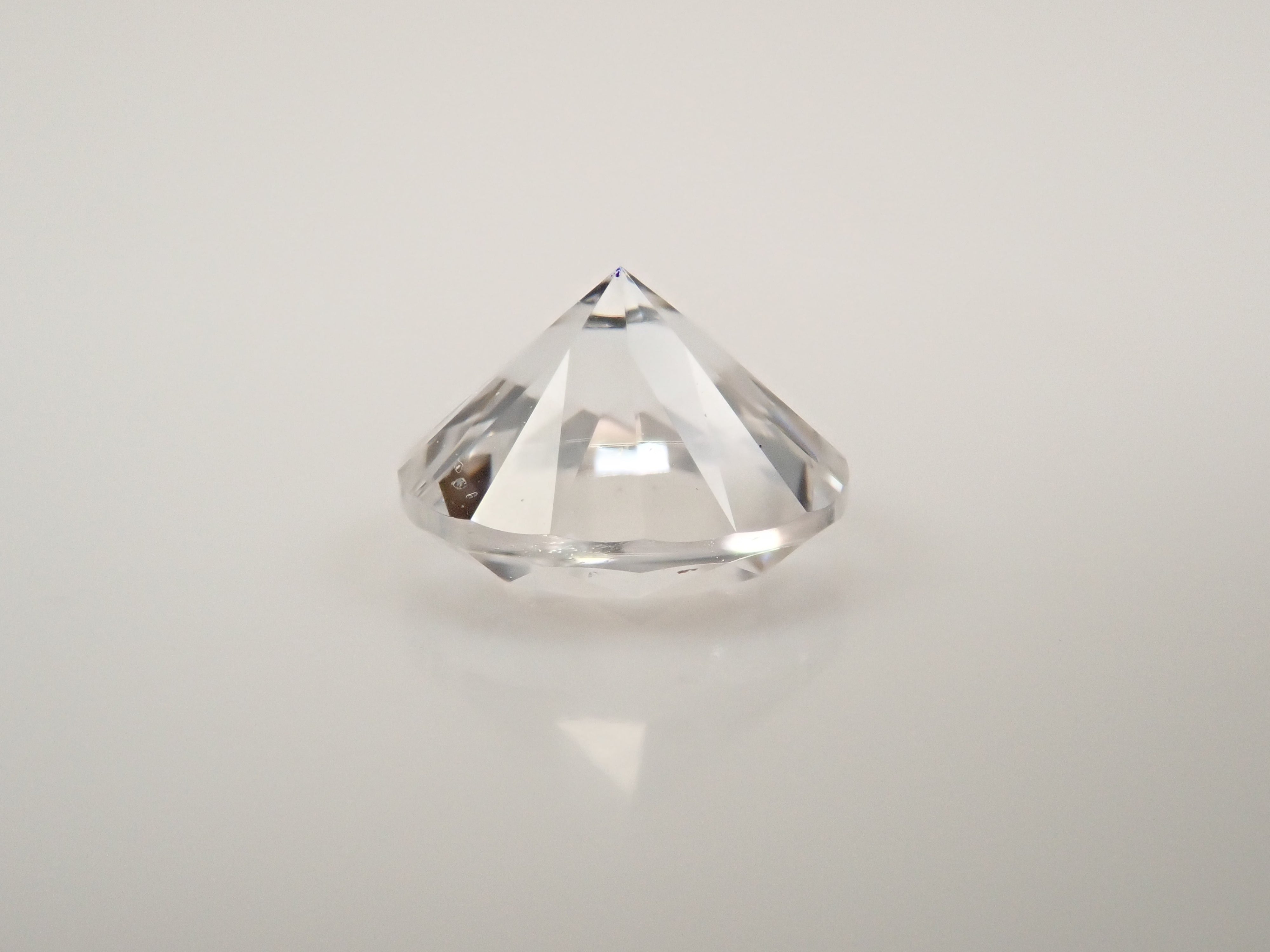 【10/19 22時販売】ロシア産フェナカイト 5.8mm/0.732ctルース