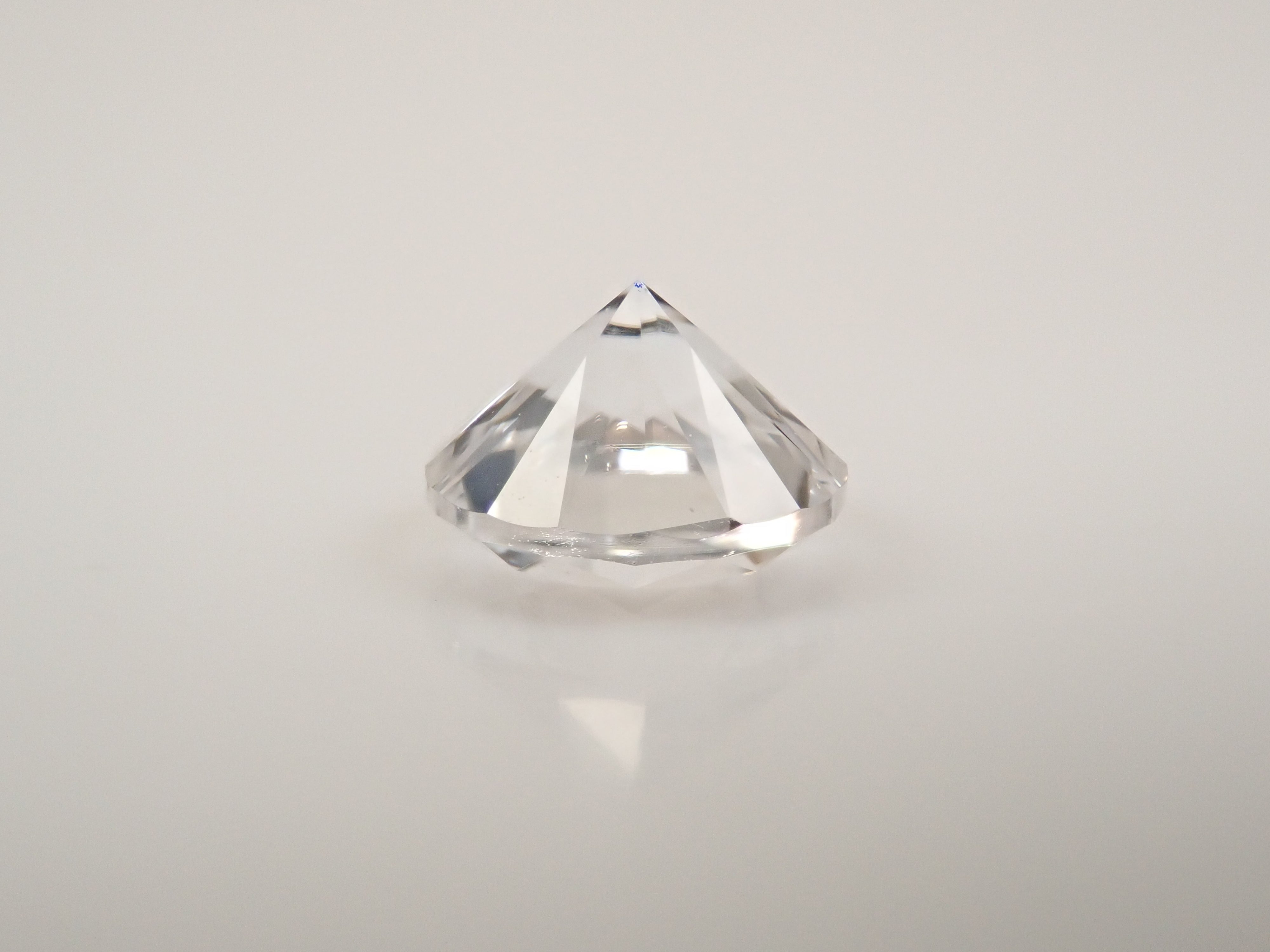 【10/19 22時販売】ロシア産フェナカイト 5.8mm/0.732ctルース