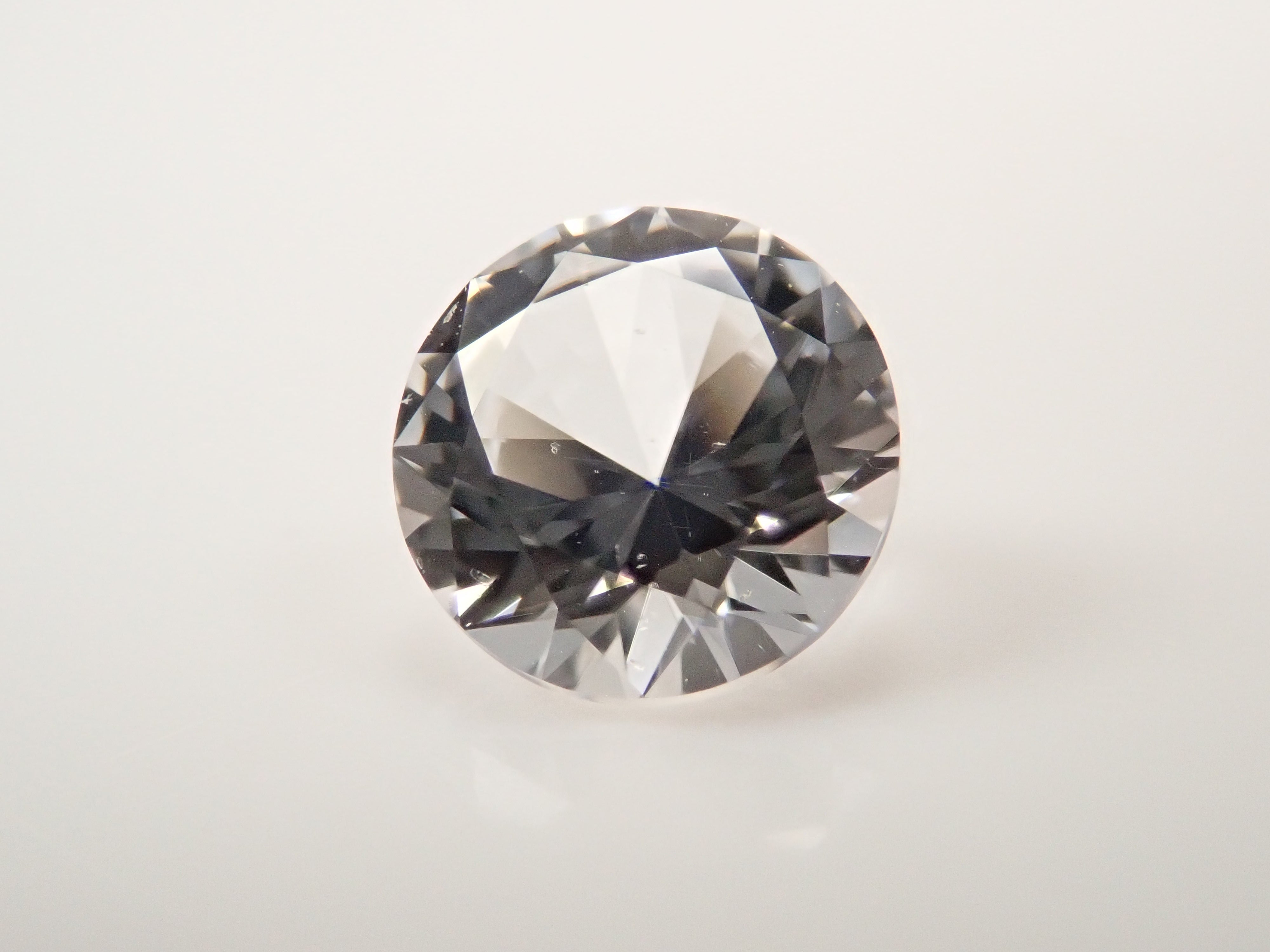 【10/19 22時販売】ロシア産フェナカイト 5.8mm/0.732ctルース