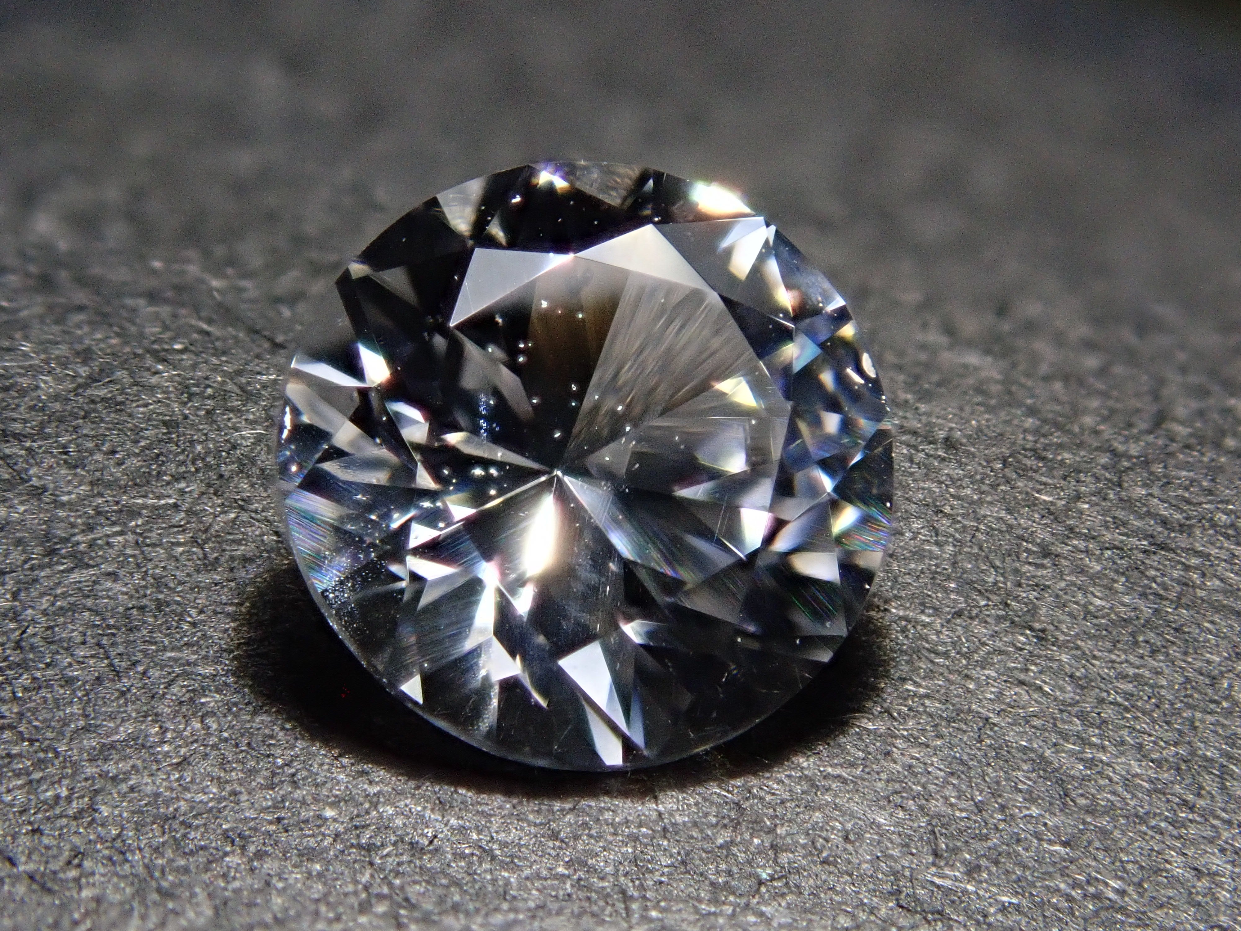 【10/19 22時販売】ロシア産フェナカイト 5.8mm/0.733ctルース