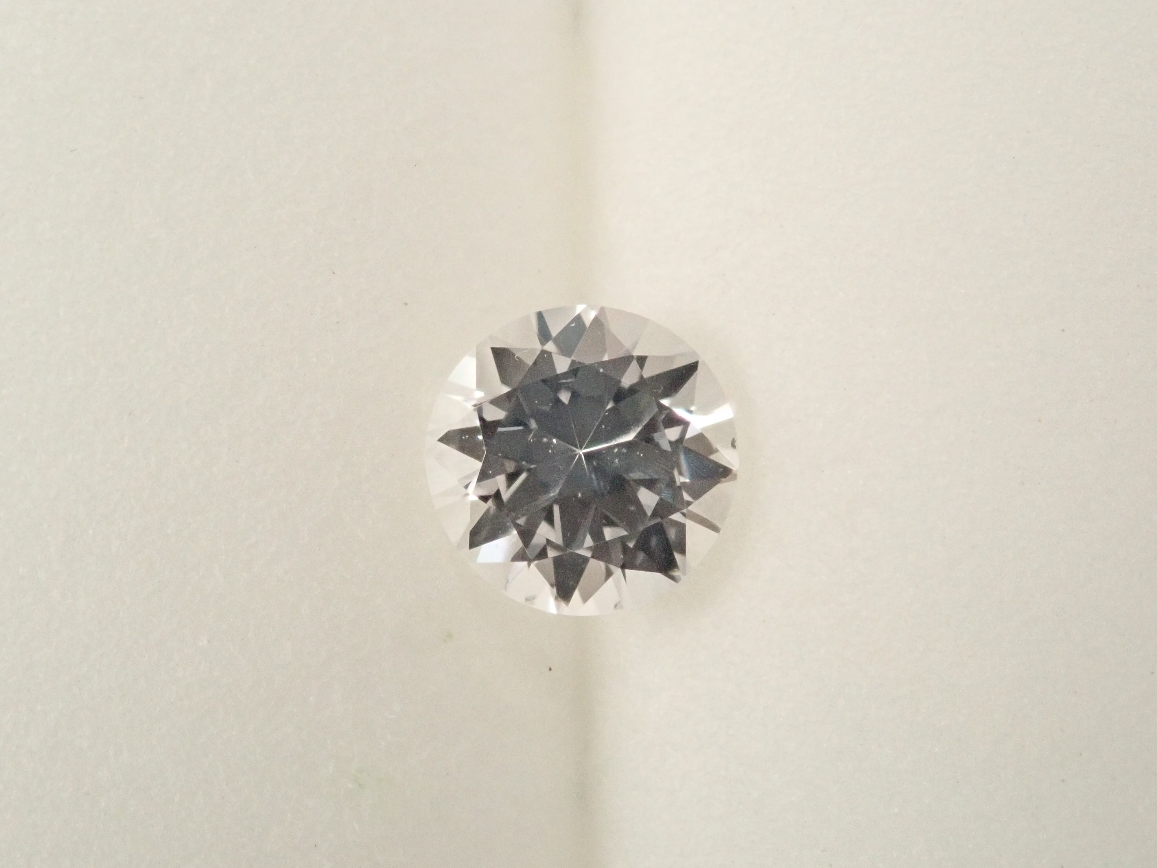 【10/19 22時販売】ロシア産フェナカイト 5.8mm/0.733ctルース