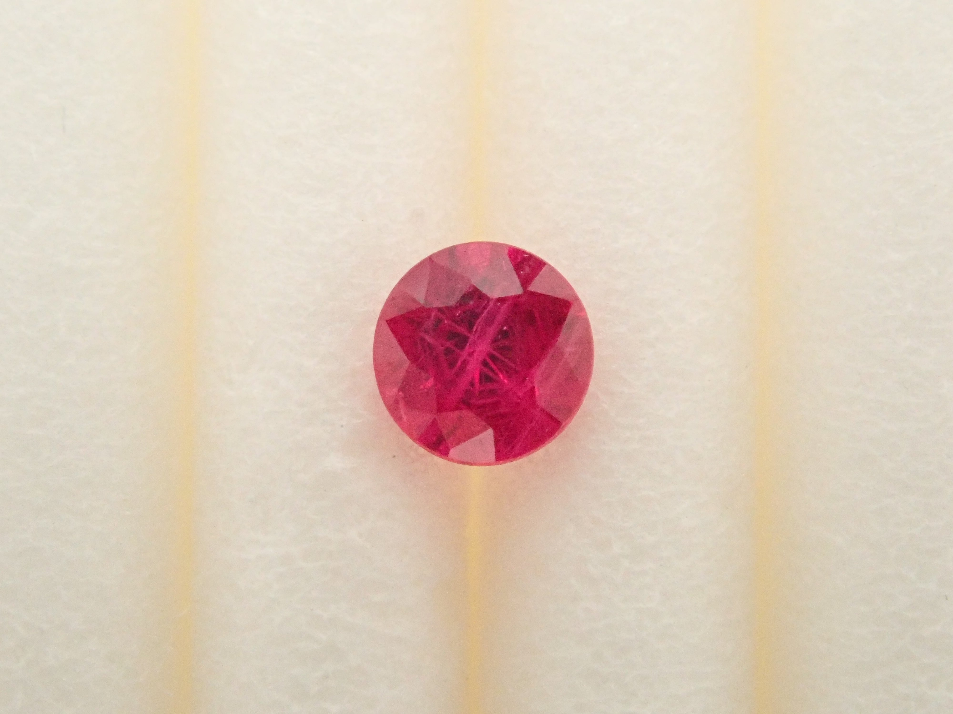 グリーンランド産ルビー 0.134ctルース