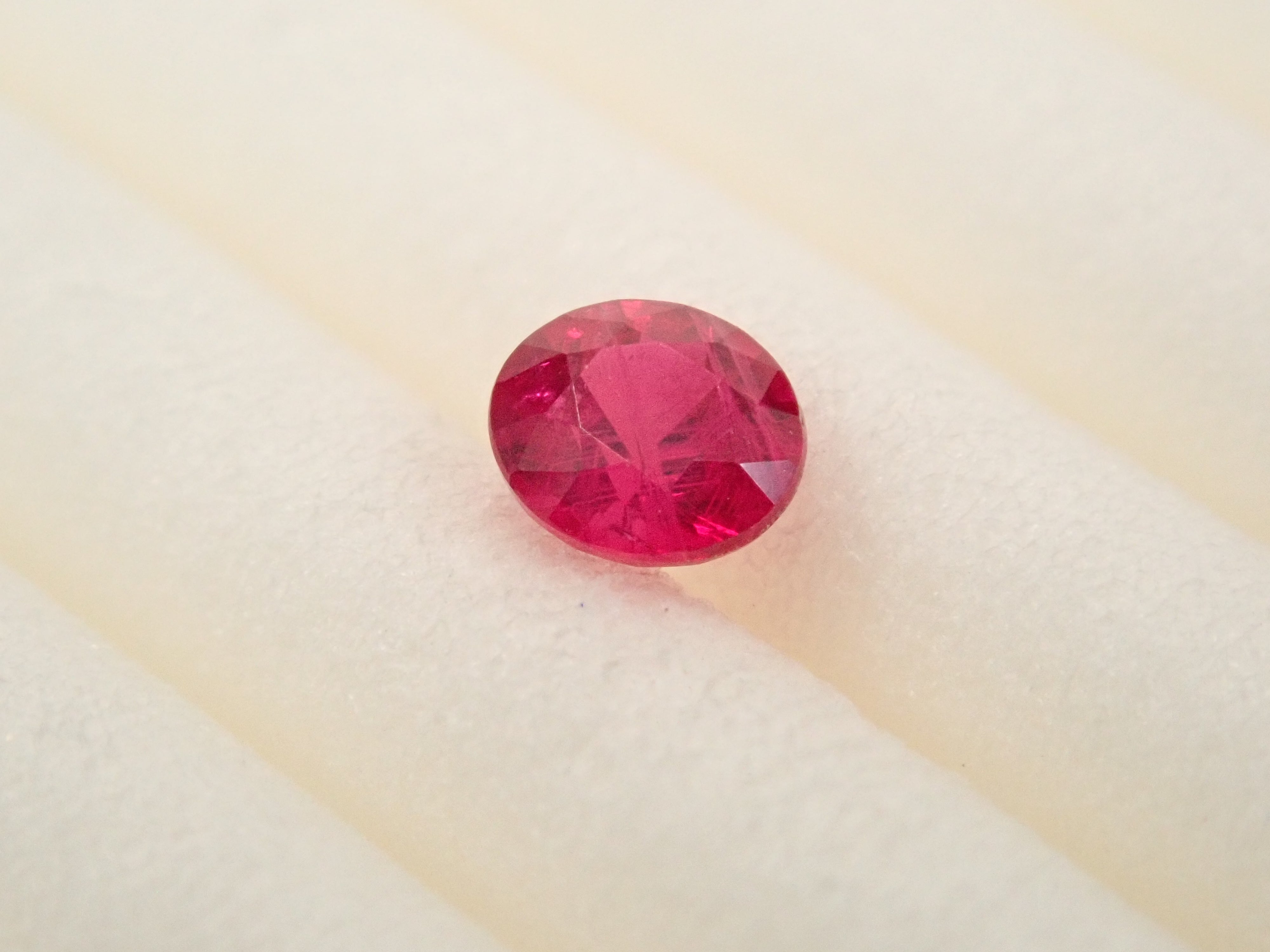 グリーンランド産ルビー 0.134ctルース