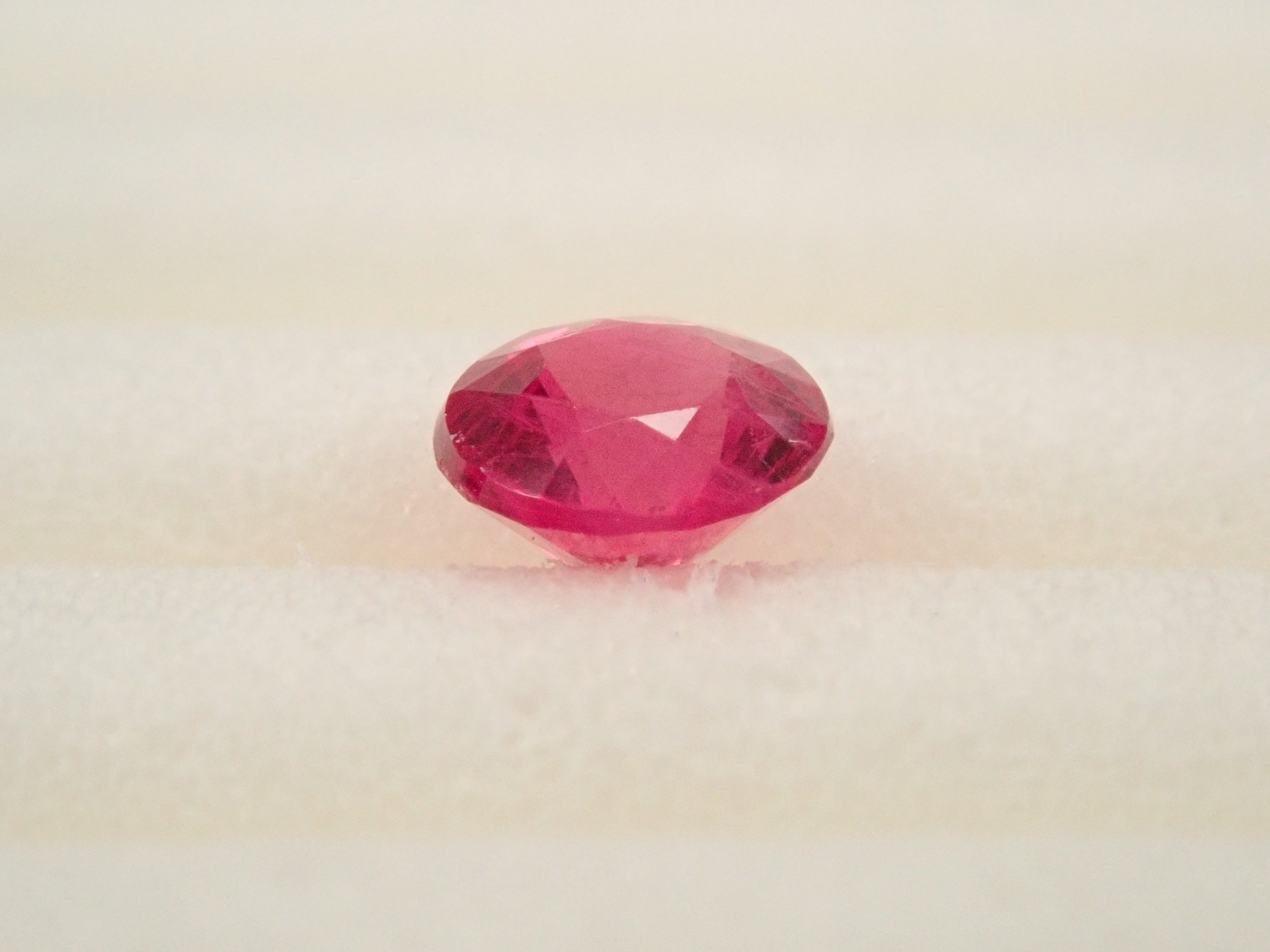 グリーンランド産ルビー 0.220ctルース