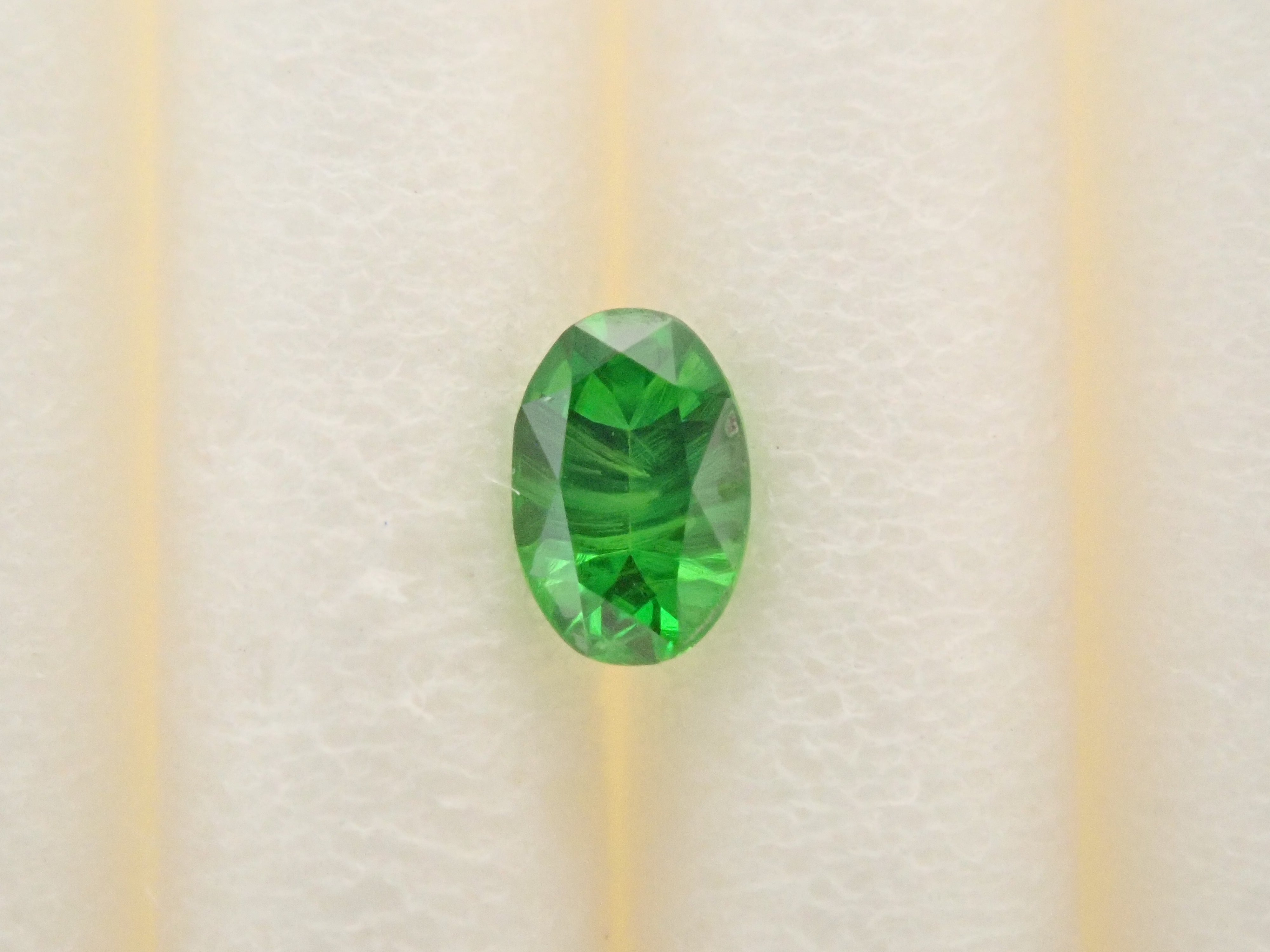 [12560895] Russian Demantoid Garnet (Horsetail) 0.067ct Loose Stone