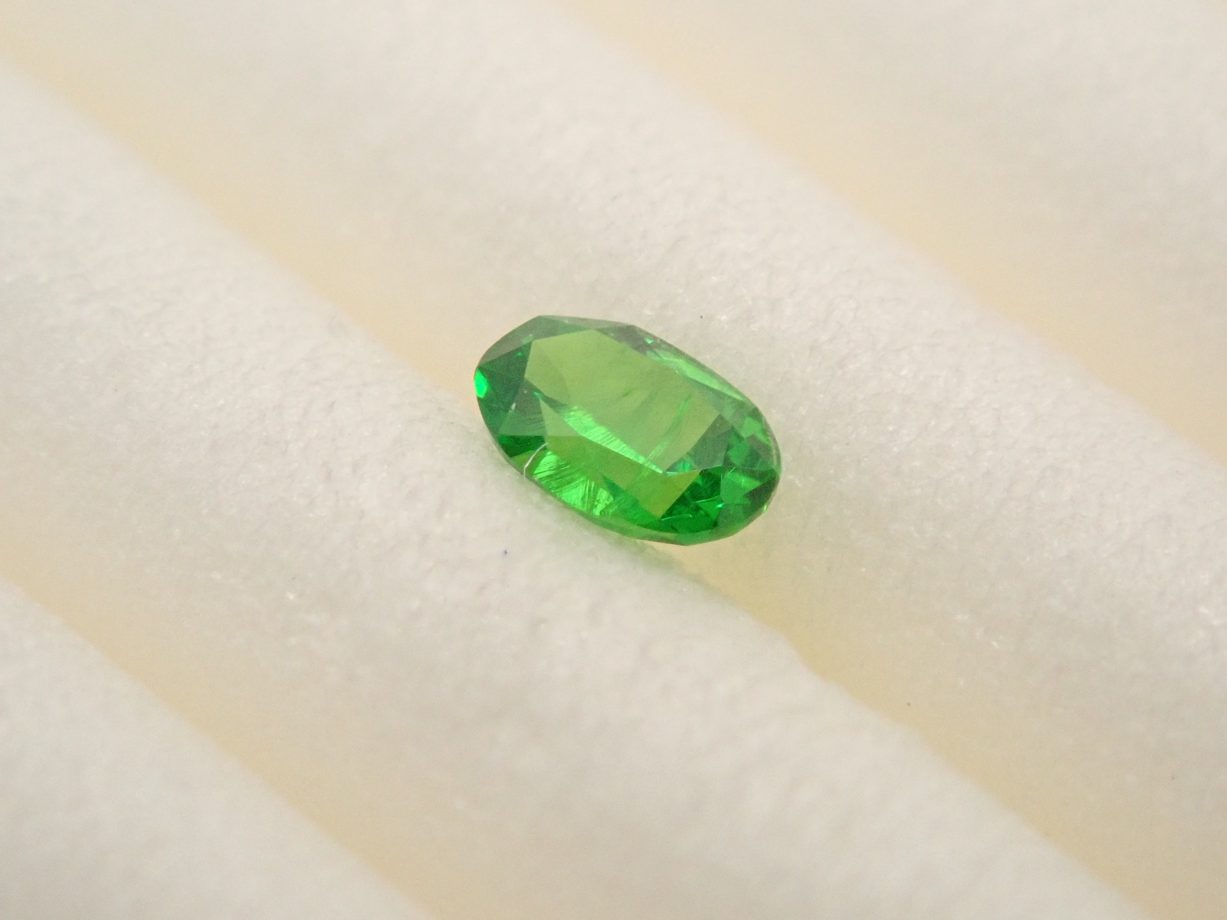 [12560895] Russian Demantoid Garnet (Horsetail) 0.067ct Loose Stone
