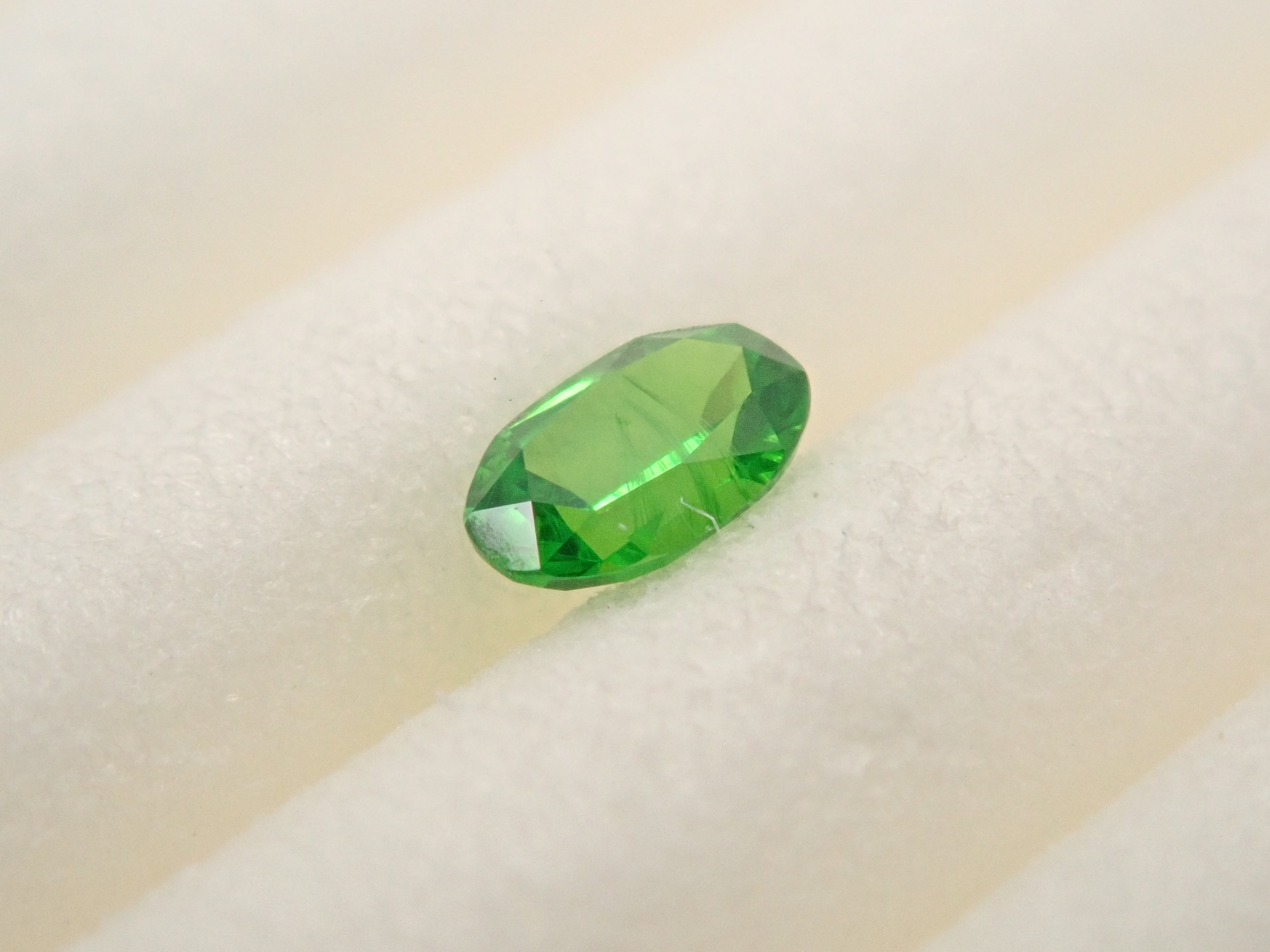 [12560895] Russian Demantoid Garnet (Horsetail) 0.067ct Loose Stone