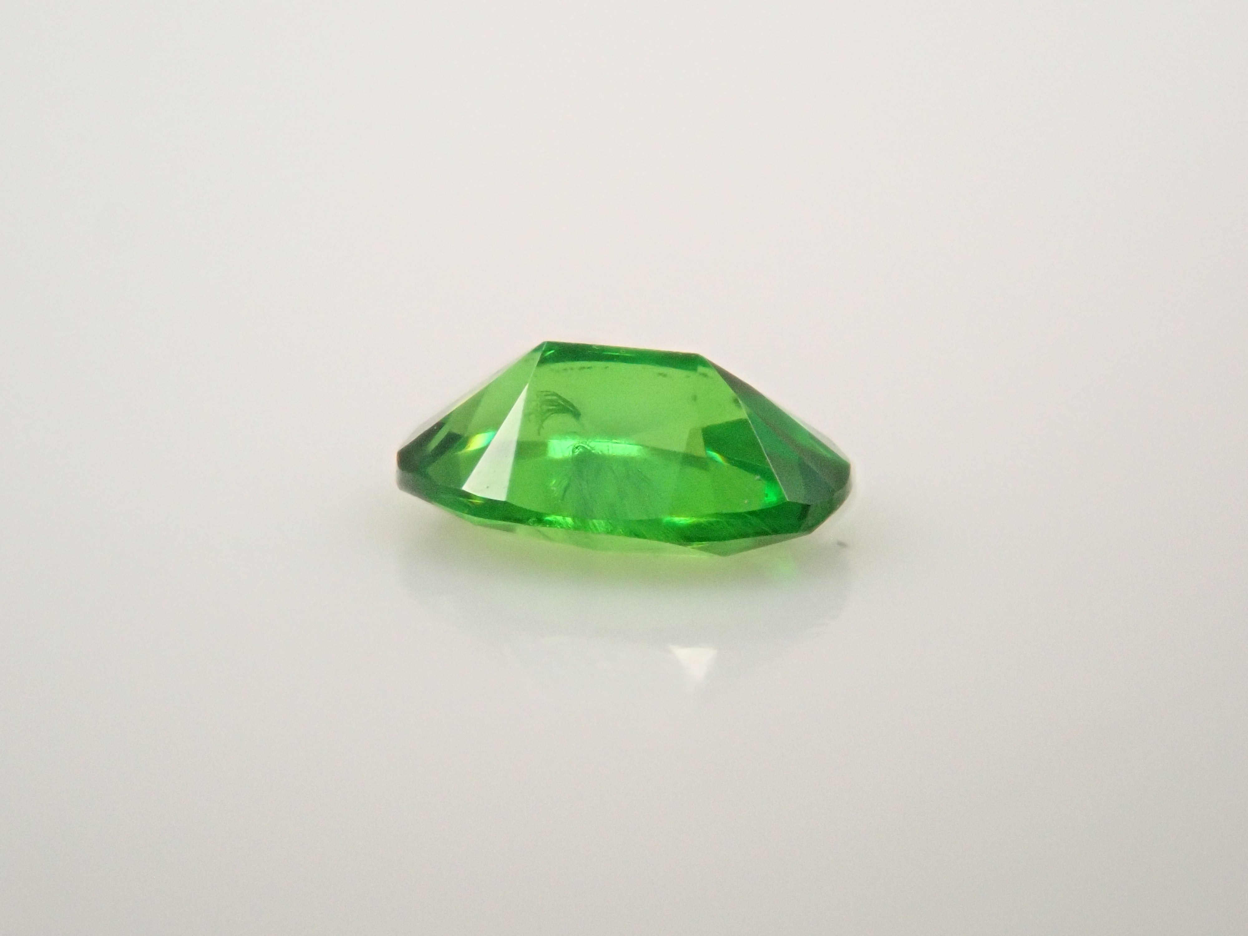 [12560895] Russian Demantoid Garnet (Horsetail) 0.067ct Loose Stone