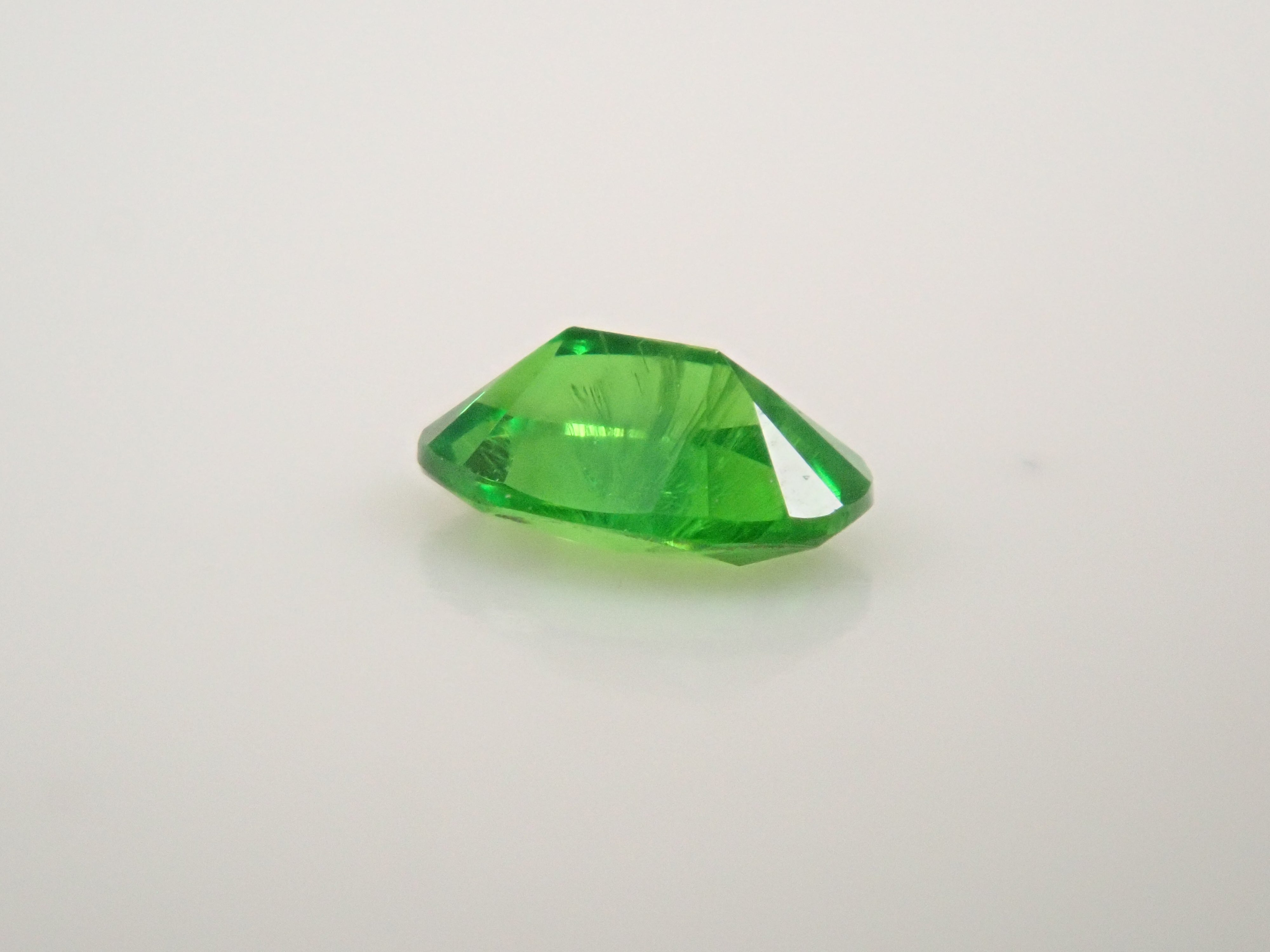 [12560895] Russian Demantoid Garnet (Horsetail) 0.067ct Loose Stone