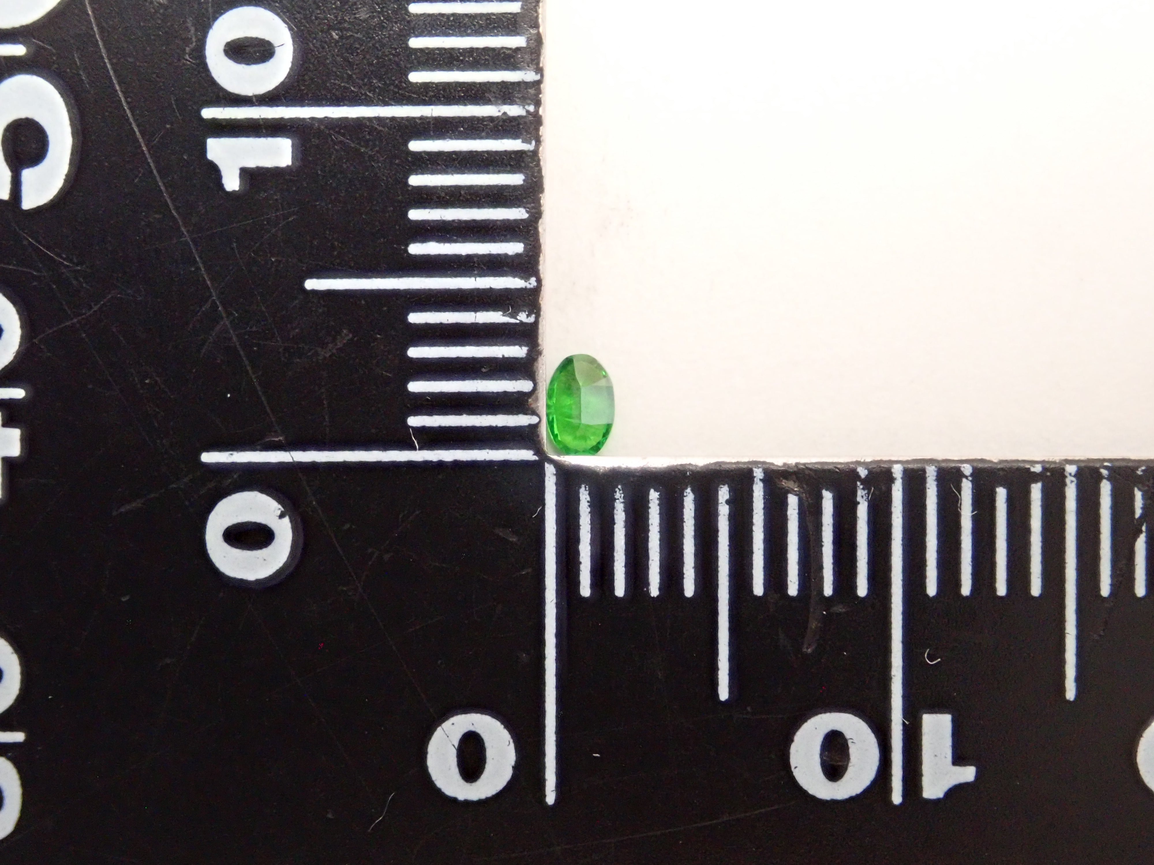 [12560895] Russian Demantoid Garnet (Horsetail) 0.067ct Loose Stone