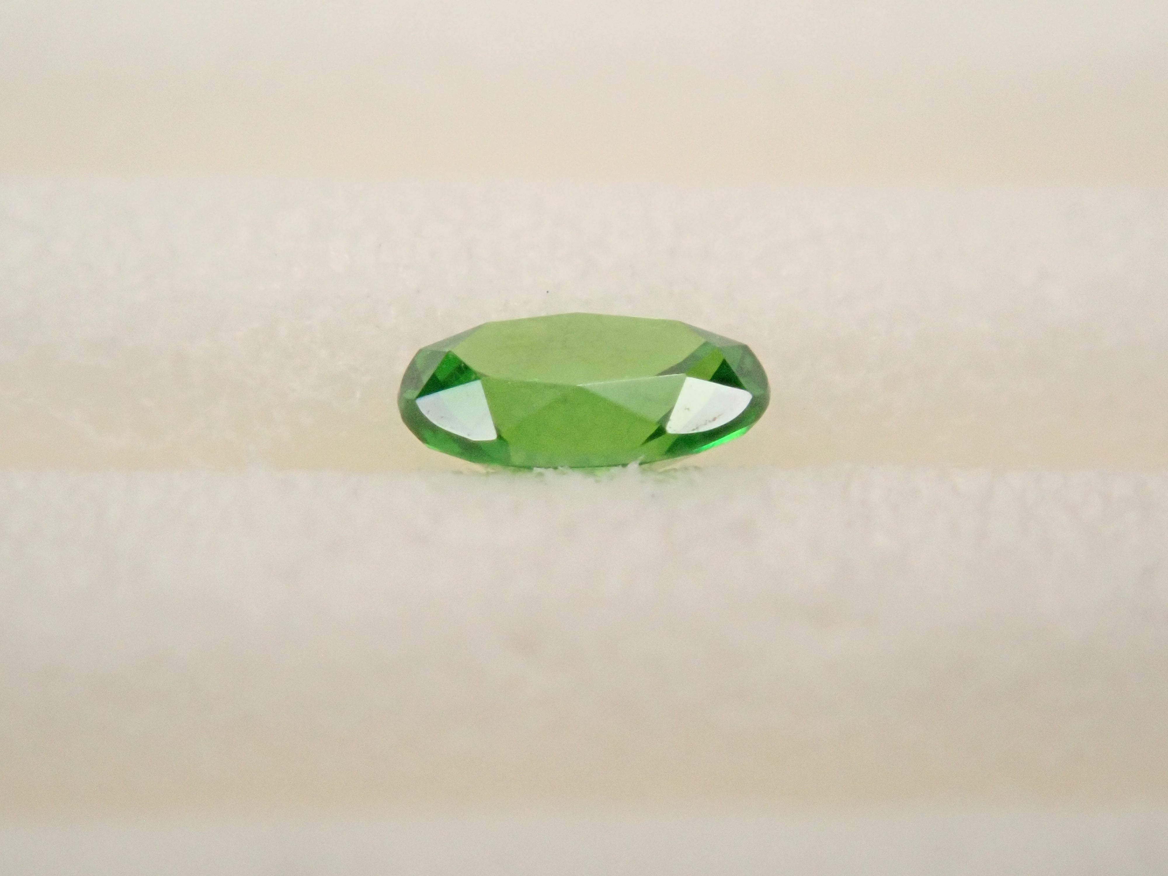 【11/10 22時販売】ロシア産デマントイドガーネット（ホーステール認む） 0.070ctルース