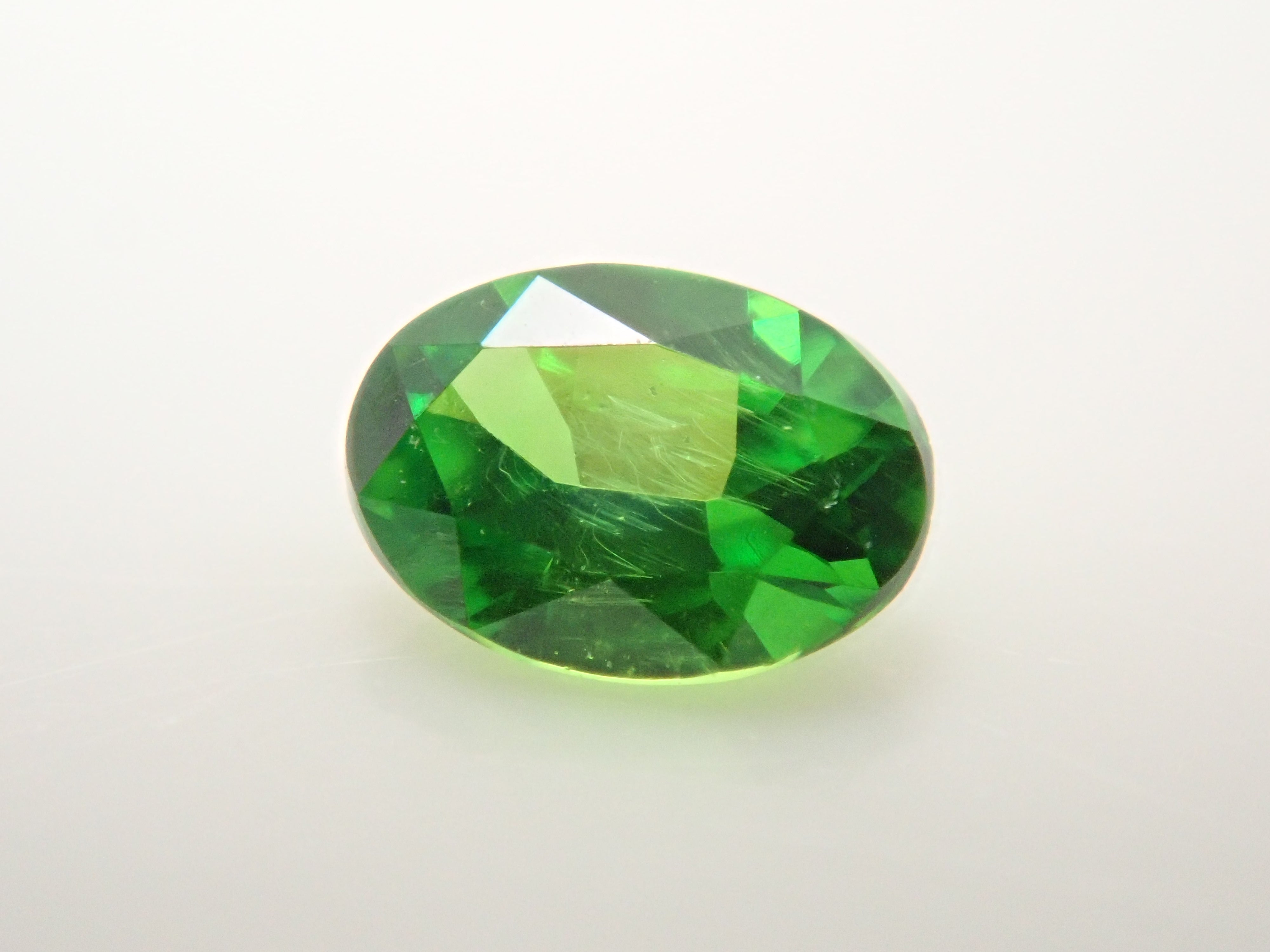 【11/10 22時販売】ロシア産デマントイドガーネット（ホーステール認む） 0.070ctルース