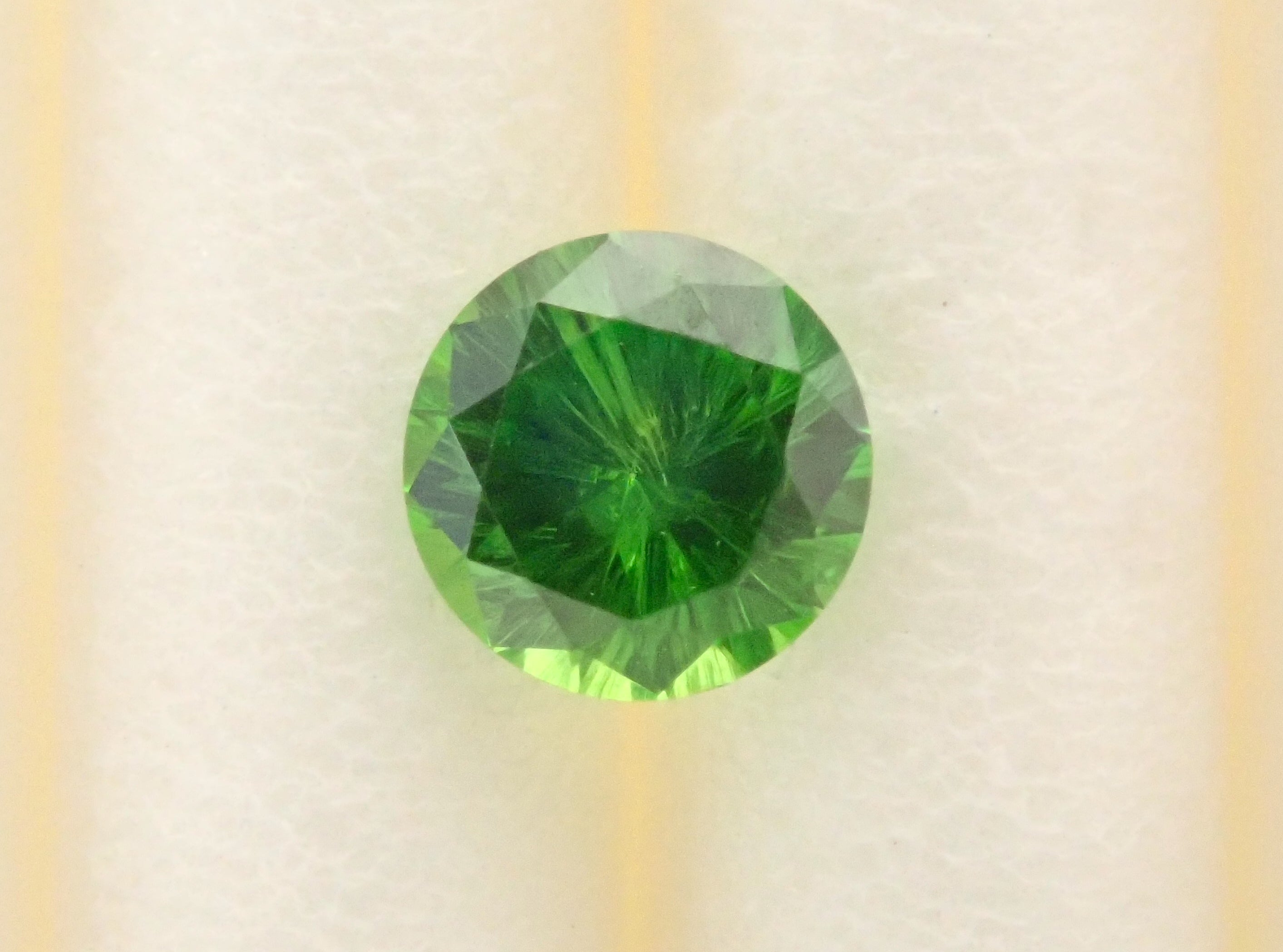 [12560897] Russian Demantoid Garnet (Horsetail) 0.128ct Loose Stone
