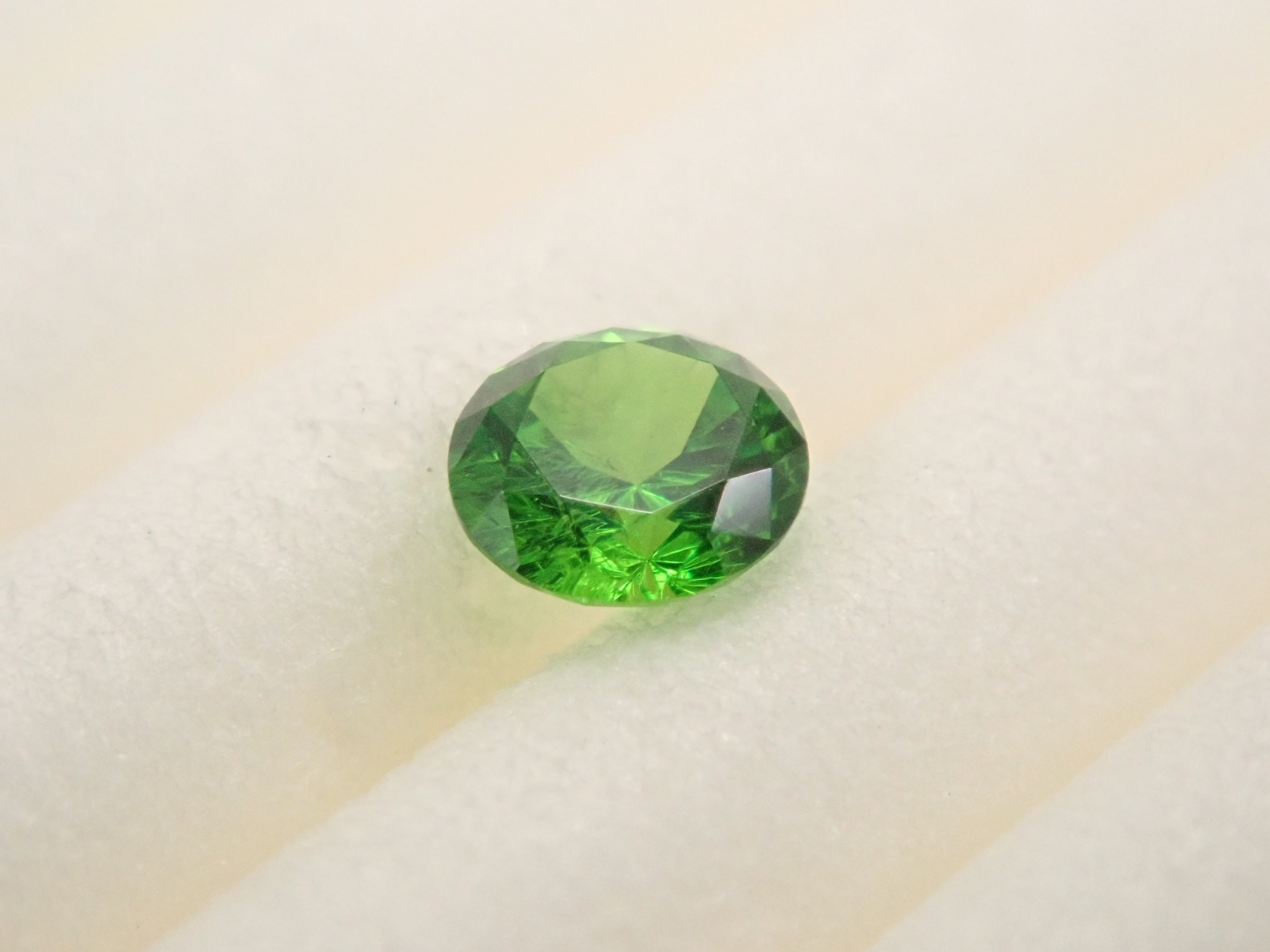 [12560897] Russian Demantoid Garnet (Horsetail) 0.128ct Loose Stone