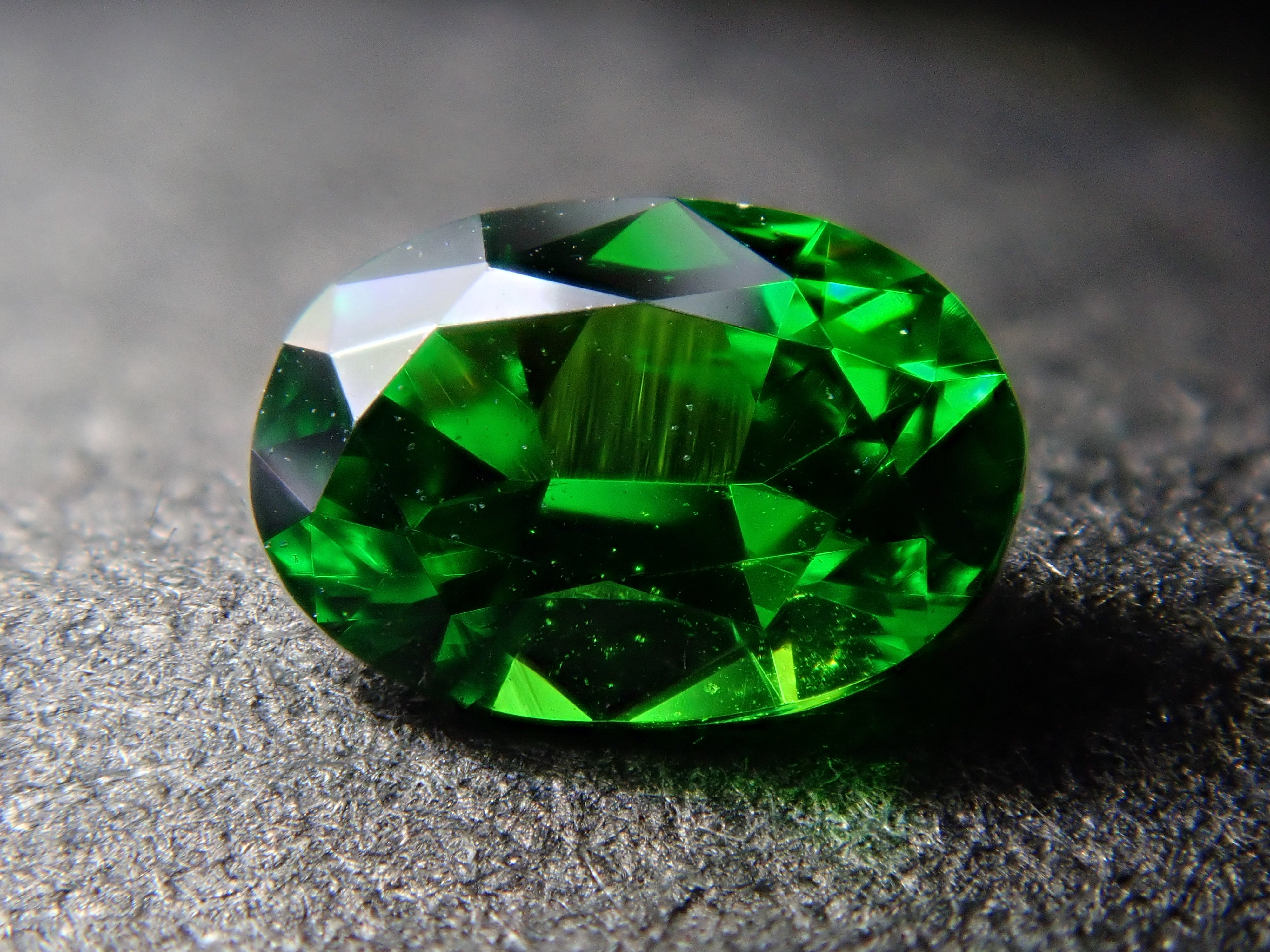 [12560901] 0.192ct loose demantoid garnet from Russia