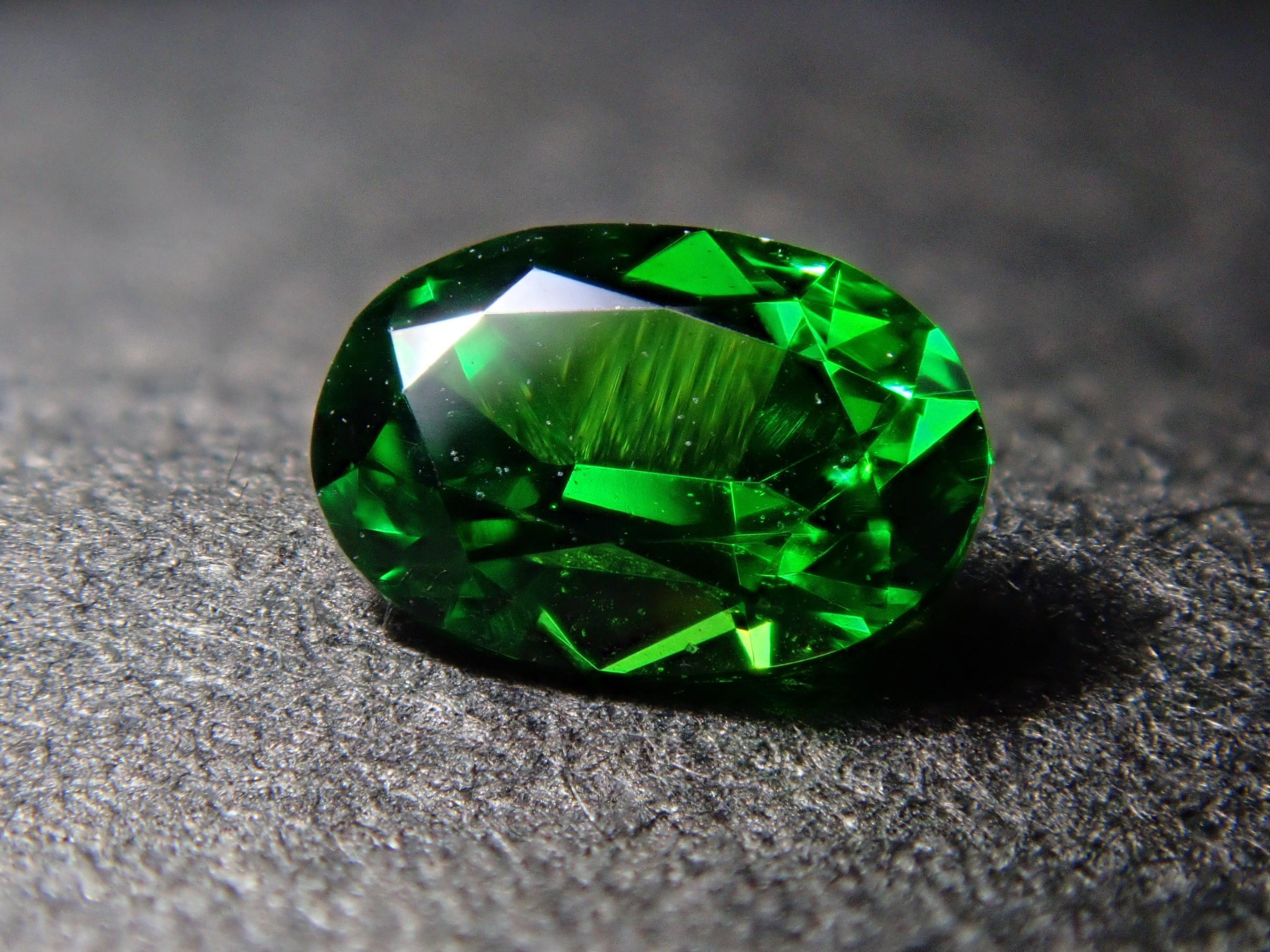 [12560901] 0.192ct loose demantoid garnet from Russia
