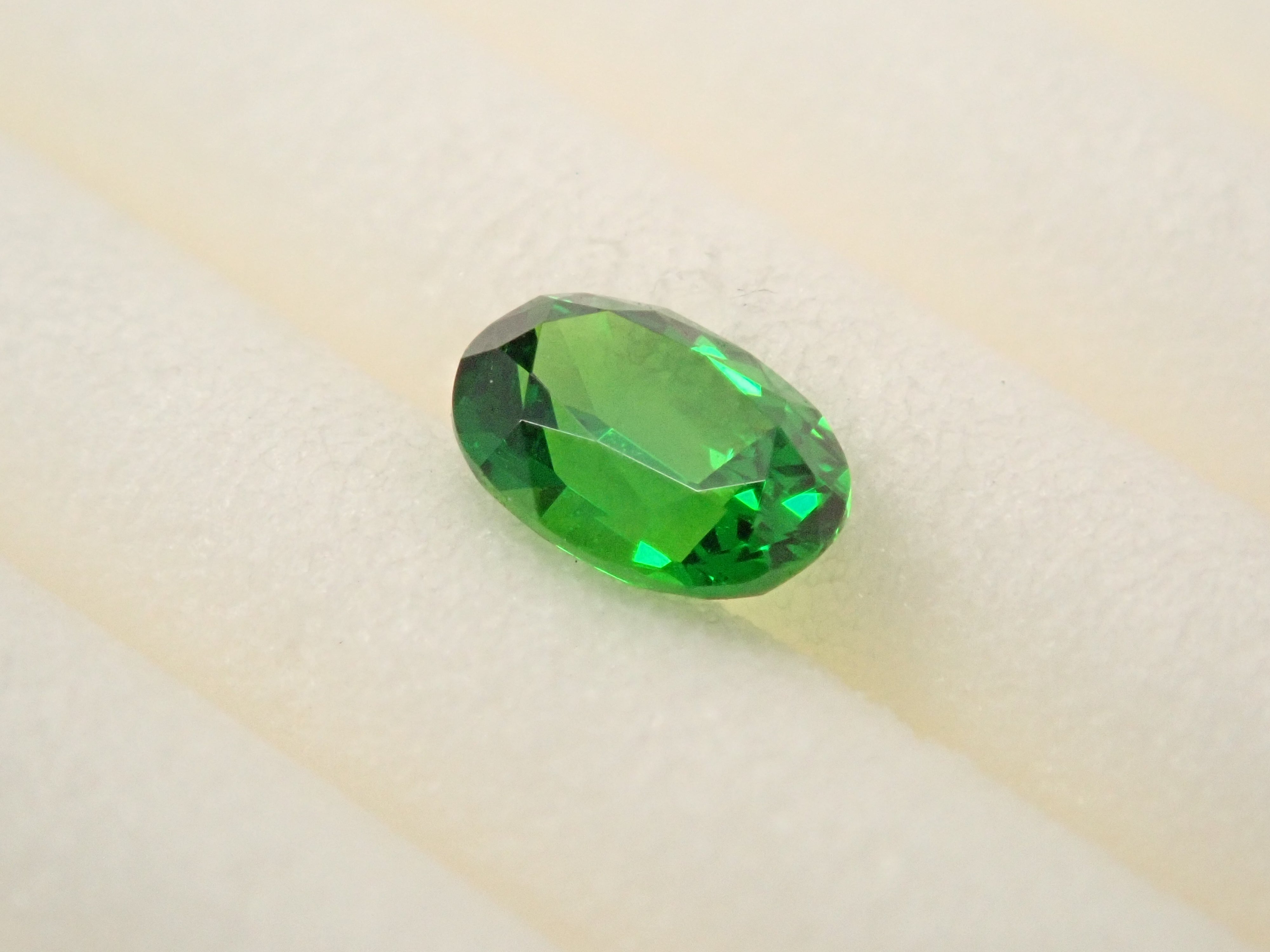 [12560901] 0.192ct loose demantoid garnet from Russia
