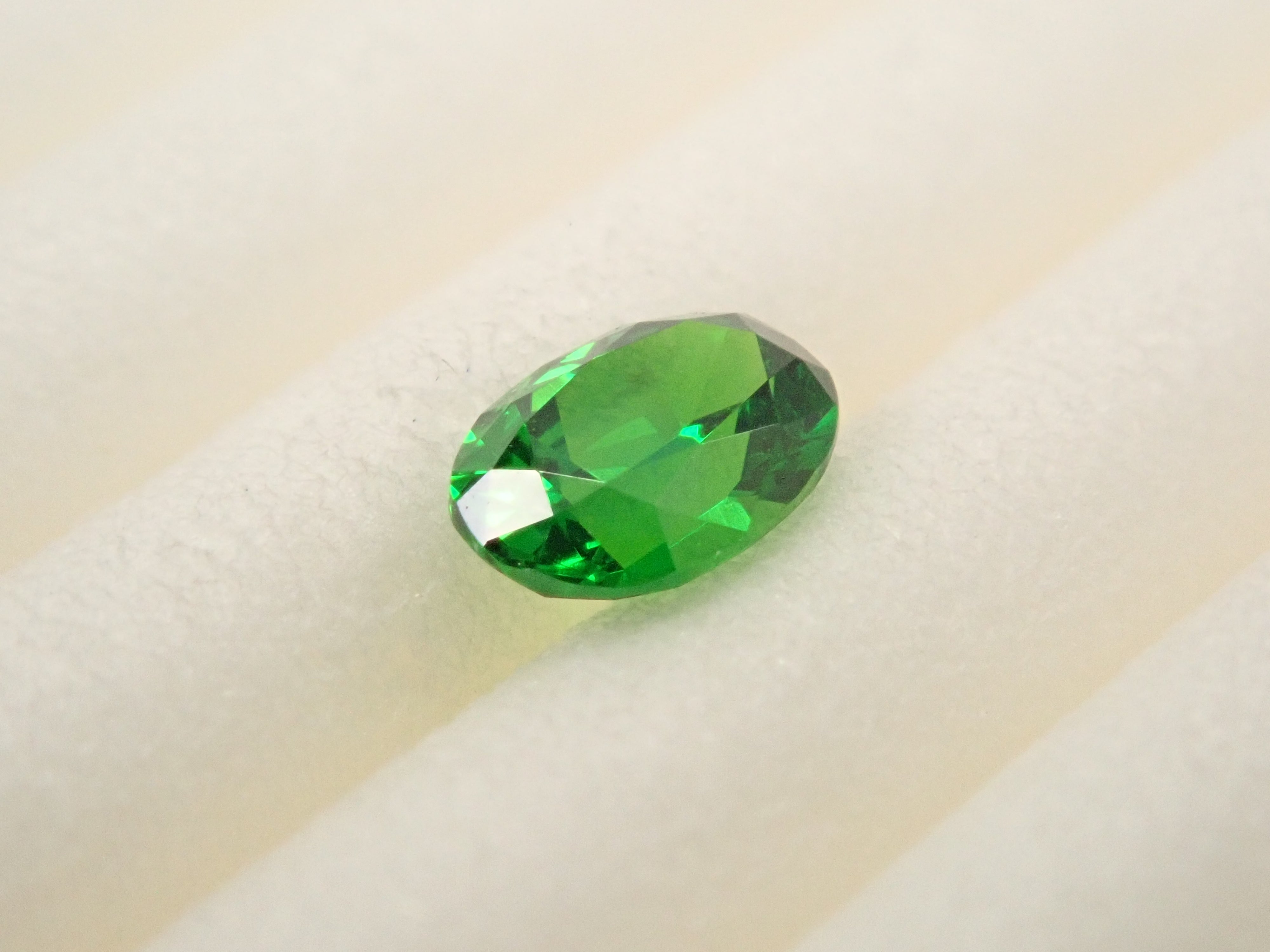 [12560901] 0.192ct loose demantoid garnet from Russia